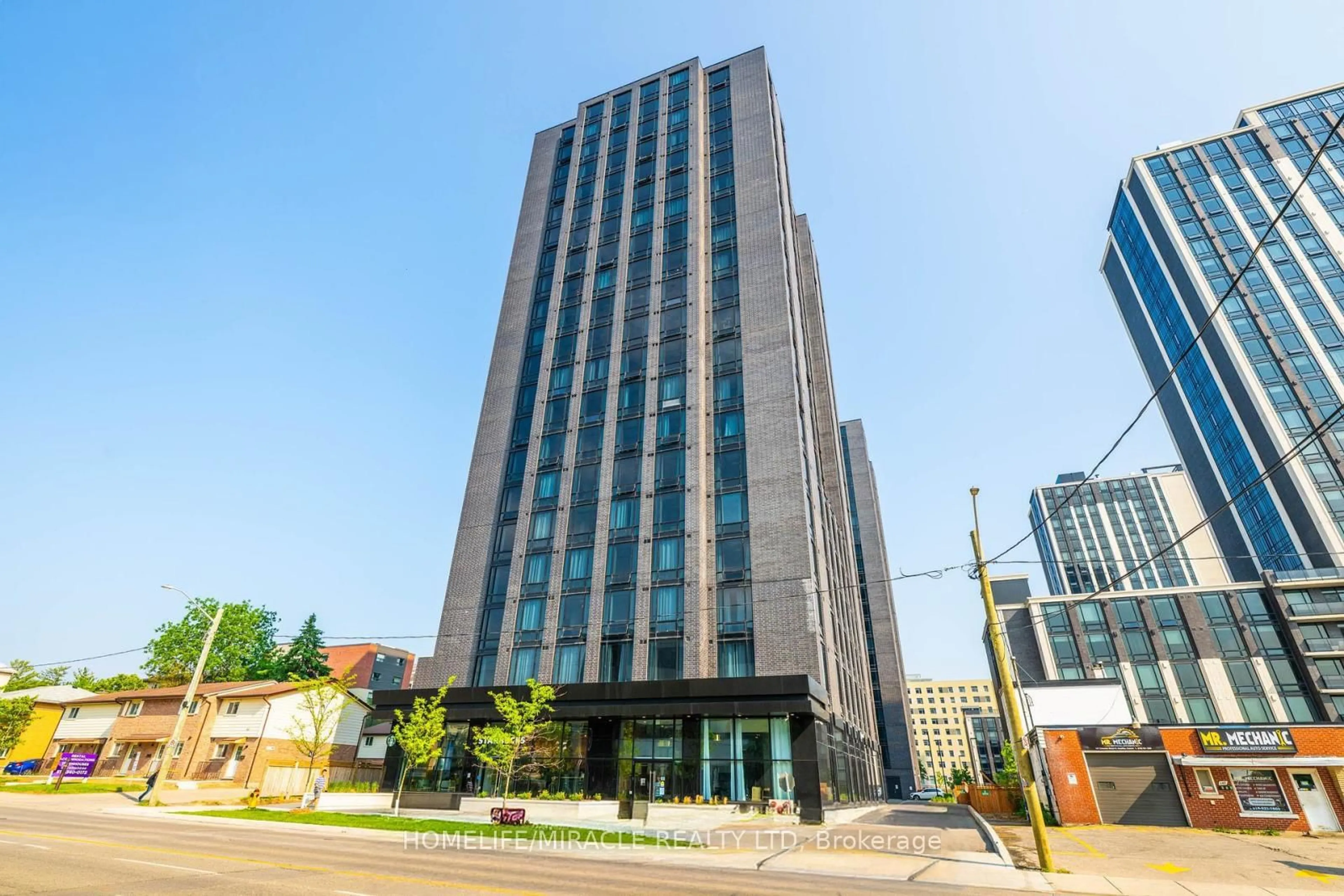 Indoor foyer for 145 Columbia St #1711, Waterloo Ontario N2L 0K7