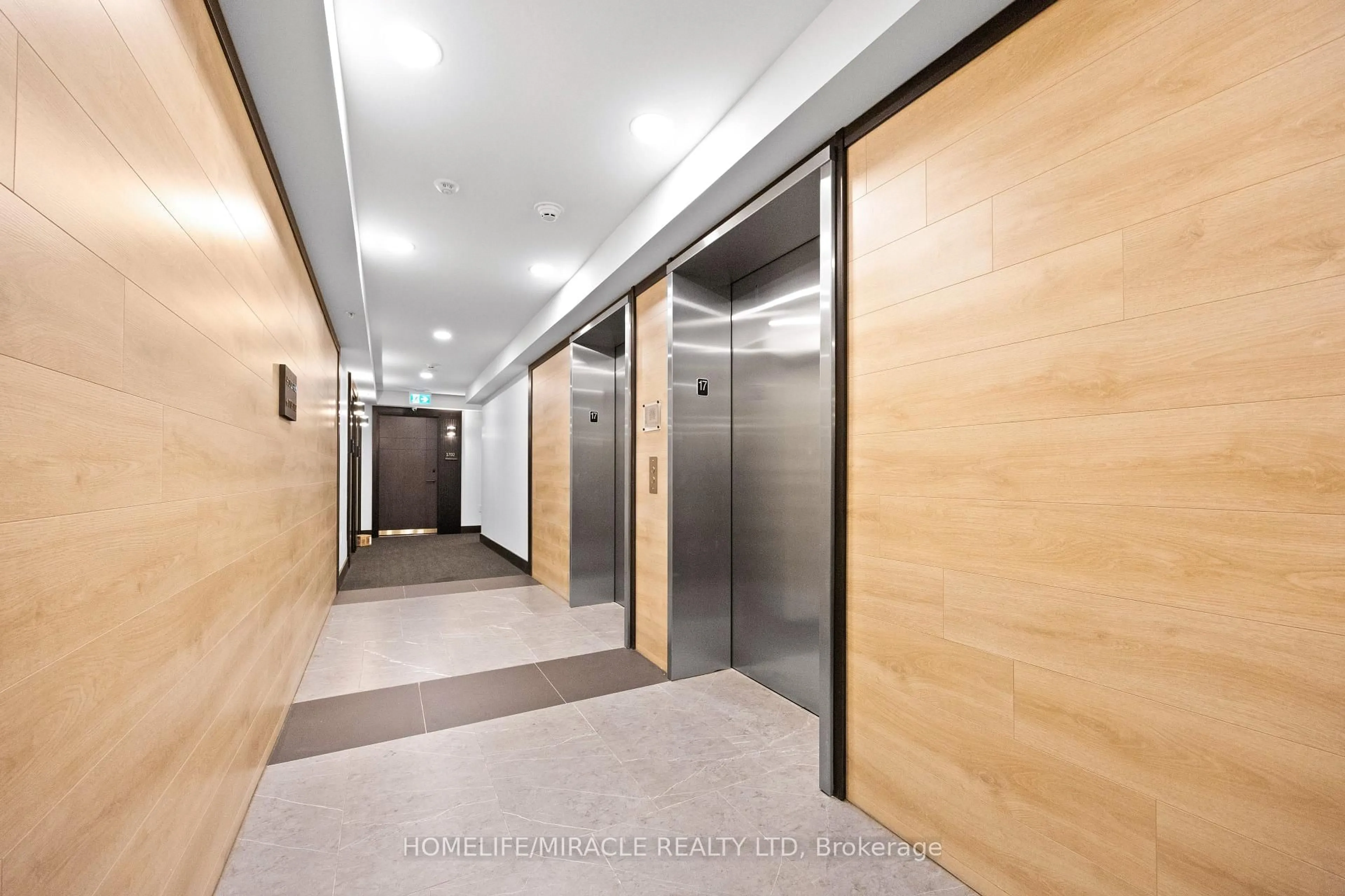 Indoor foyer for 145 Columbia St #1711, Waterloo Ontario N2L 0K7