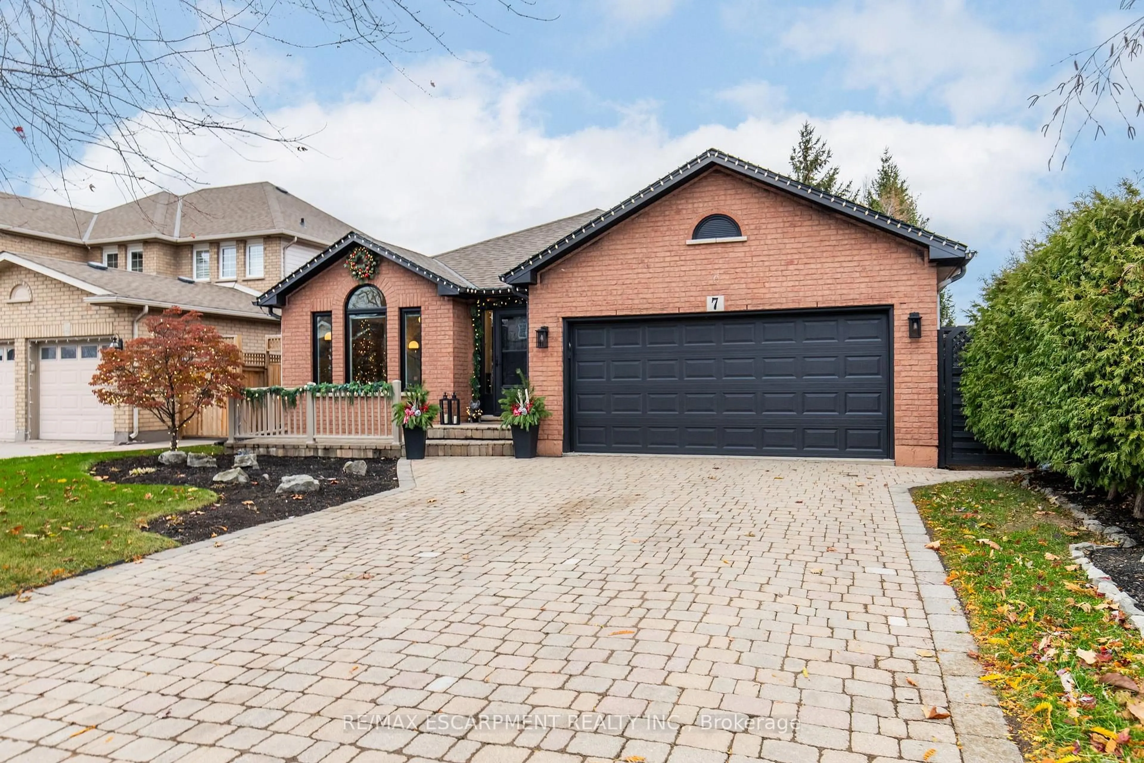 Home with brick exterior material, street for 7 Waterside Dr, Hamilton Ontario L8E 5T9