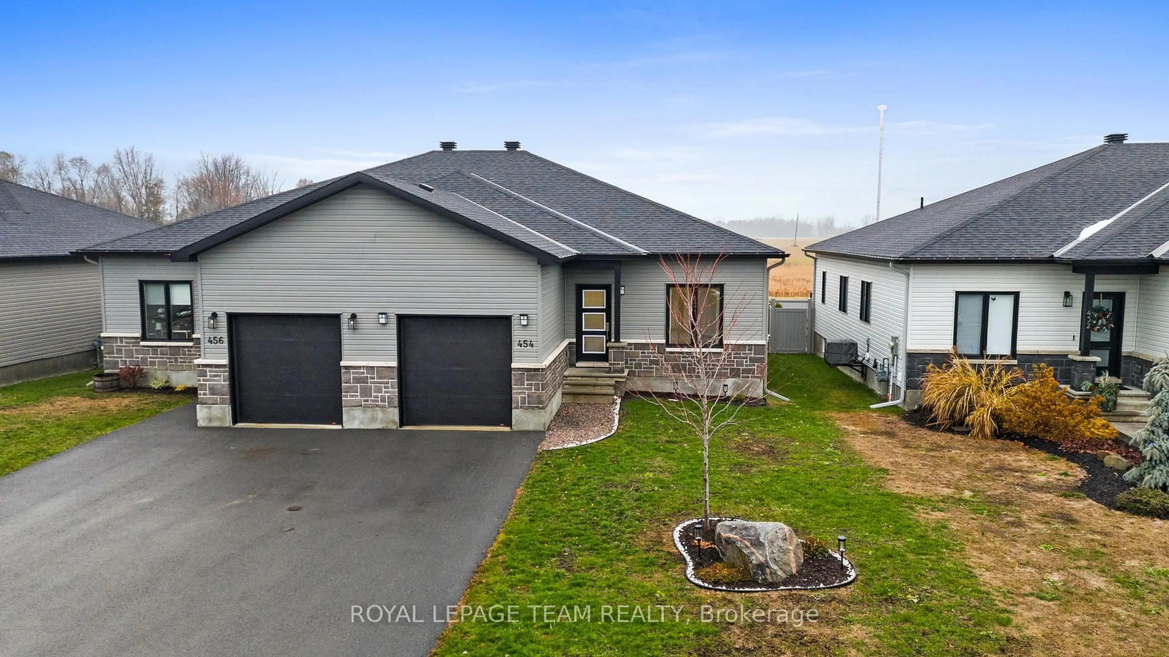 A pic from outside/outdoor area/front of a property/back of a property/a pic from drone, street for 454 Arora Cres, North Dundas Ontario K0C 2K0