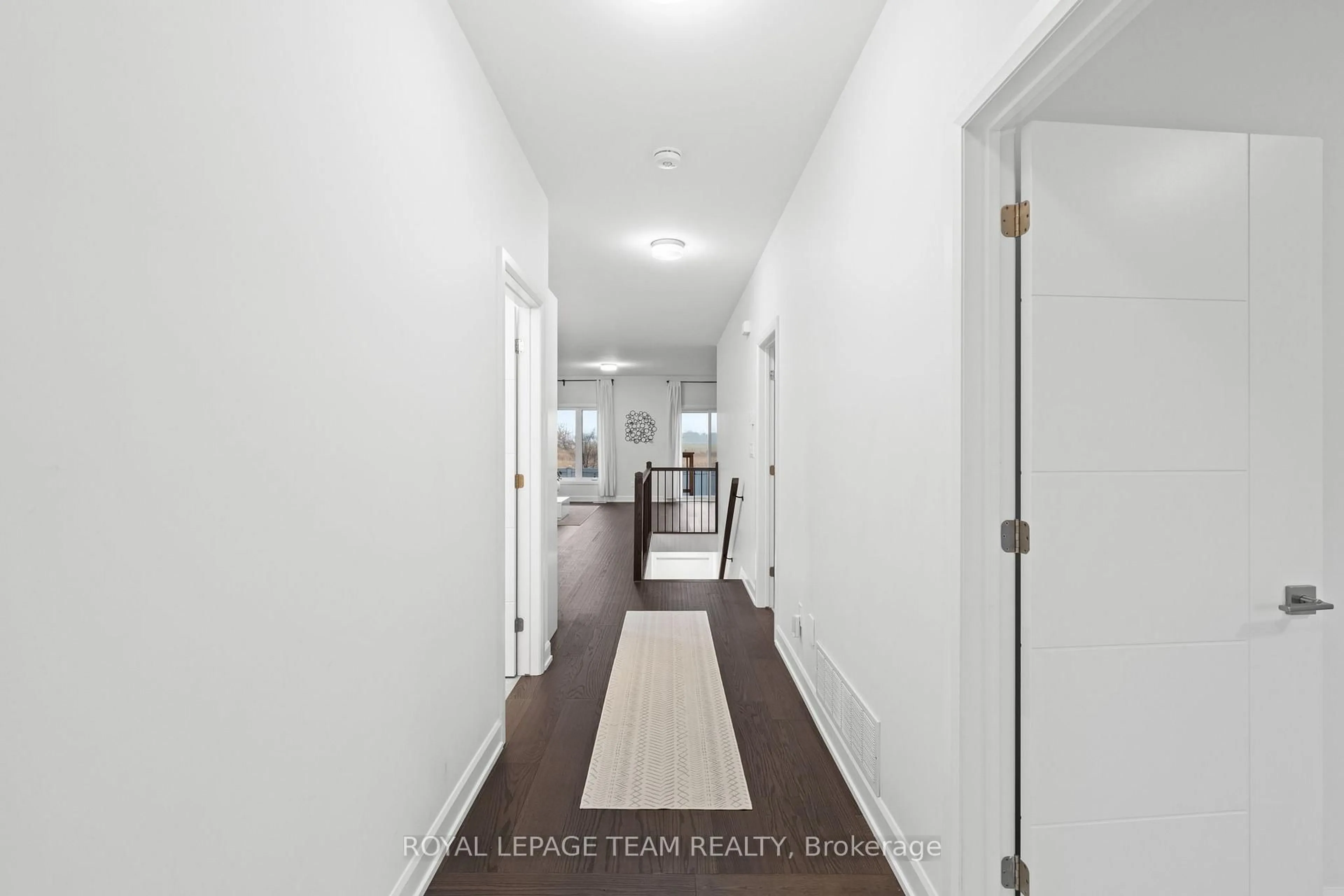 Indoor entryway for 454 Arora Cres, North Dundas Ontario K0C 2K0