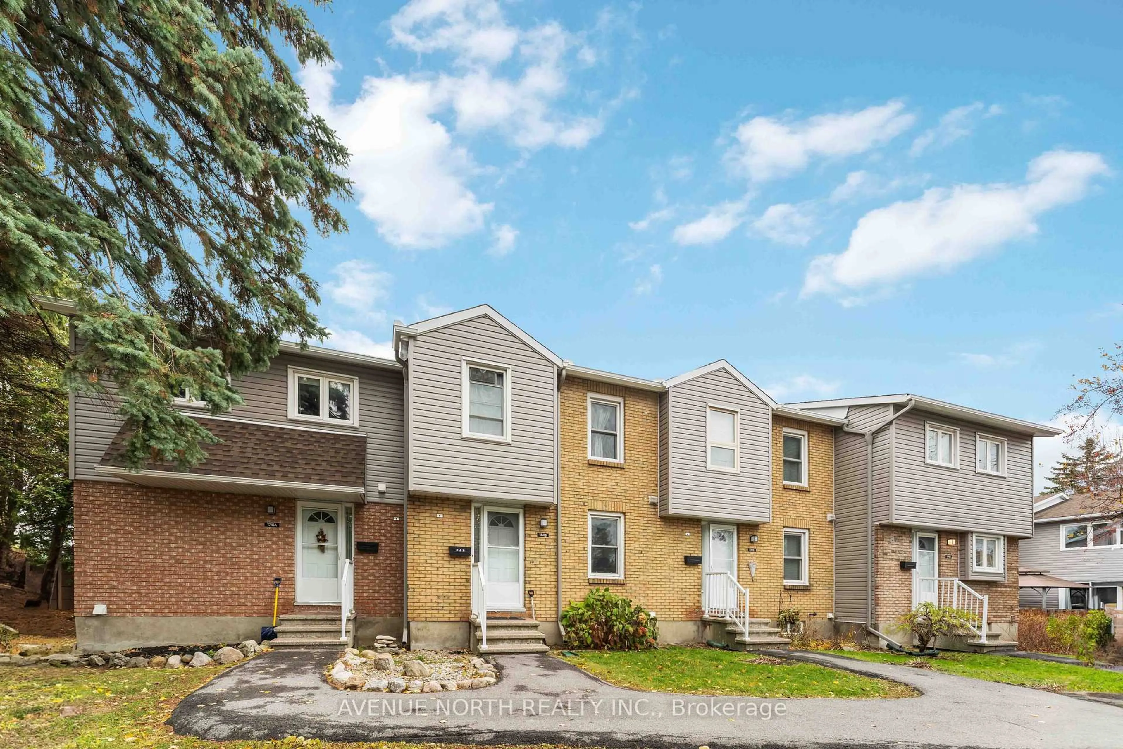 Unknown for 1741 Lamoureux Dr #32, Ottawa Ontario K1E 2N3