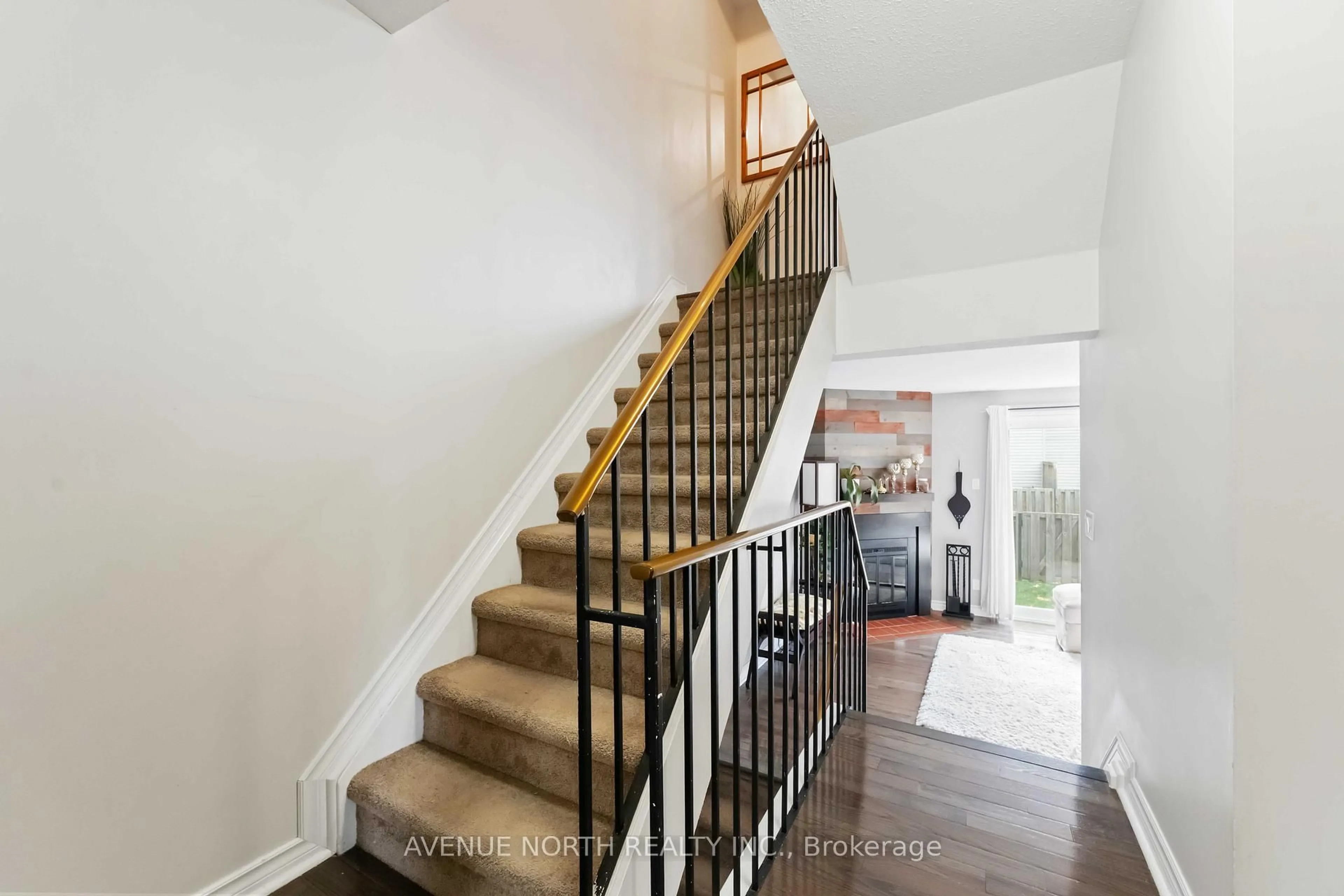 Unknown for 1741 Lamoureux Dr #32, Ottawa Ontario K1E 2N3