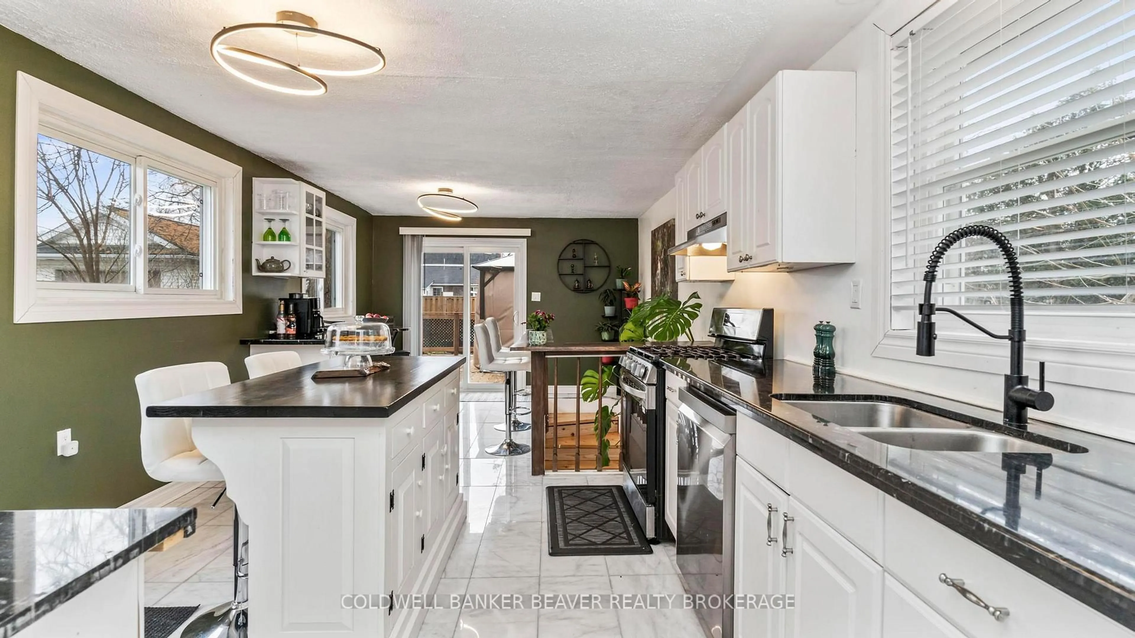 Open concept kitchen, ceramic/tile floor for 10 1/2 Naama St, St. Thomas Ontario N5R 1X4