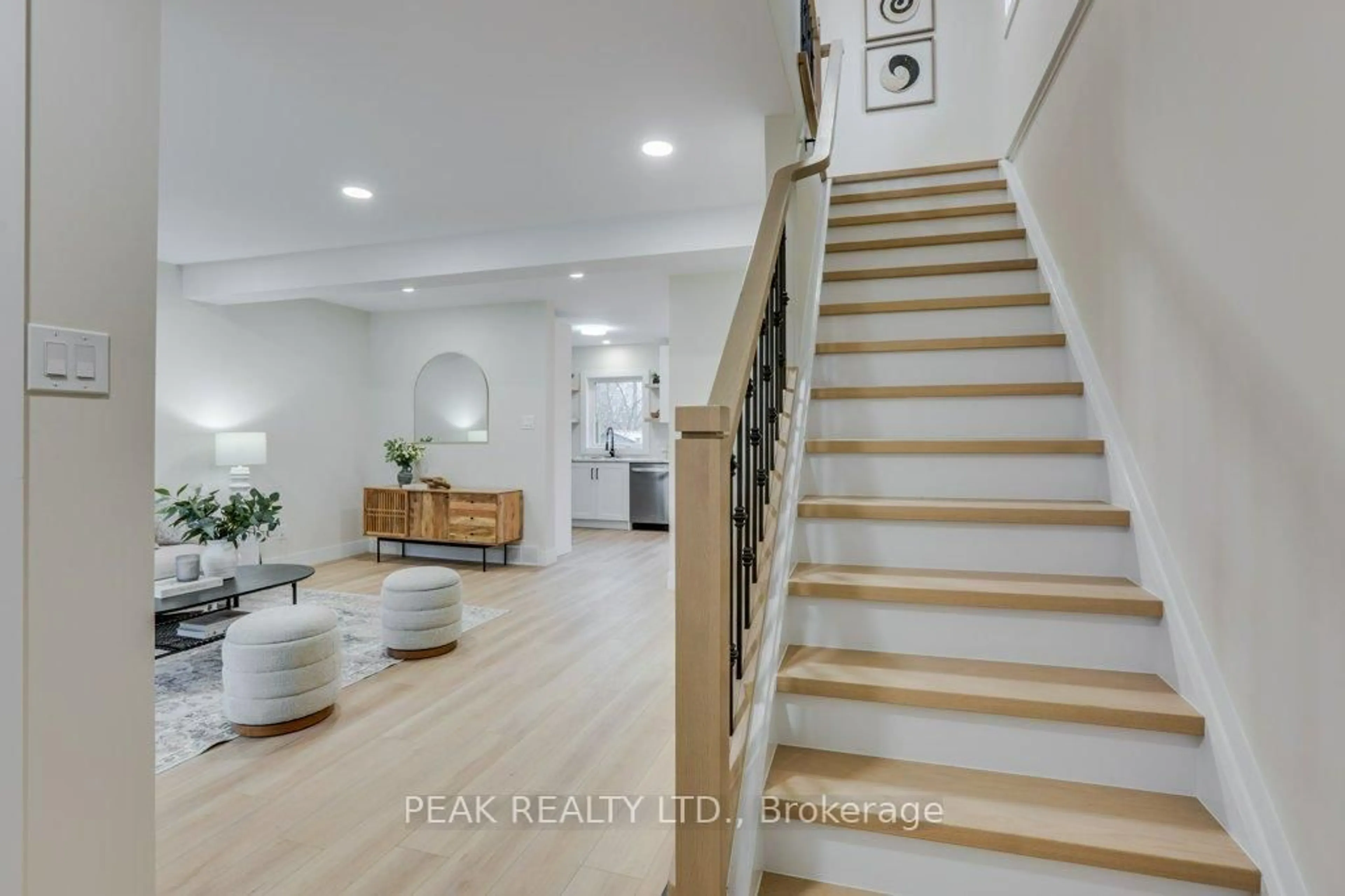 Indoor entryway for 1855 Marconi Blvd, London East Ontario N5V 4Y1