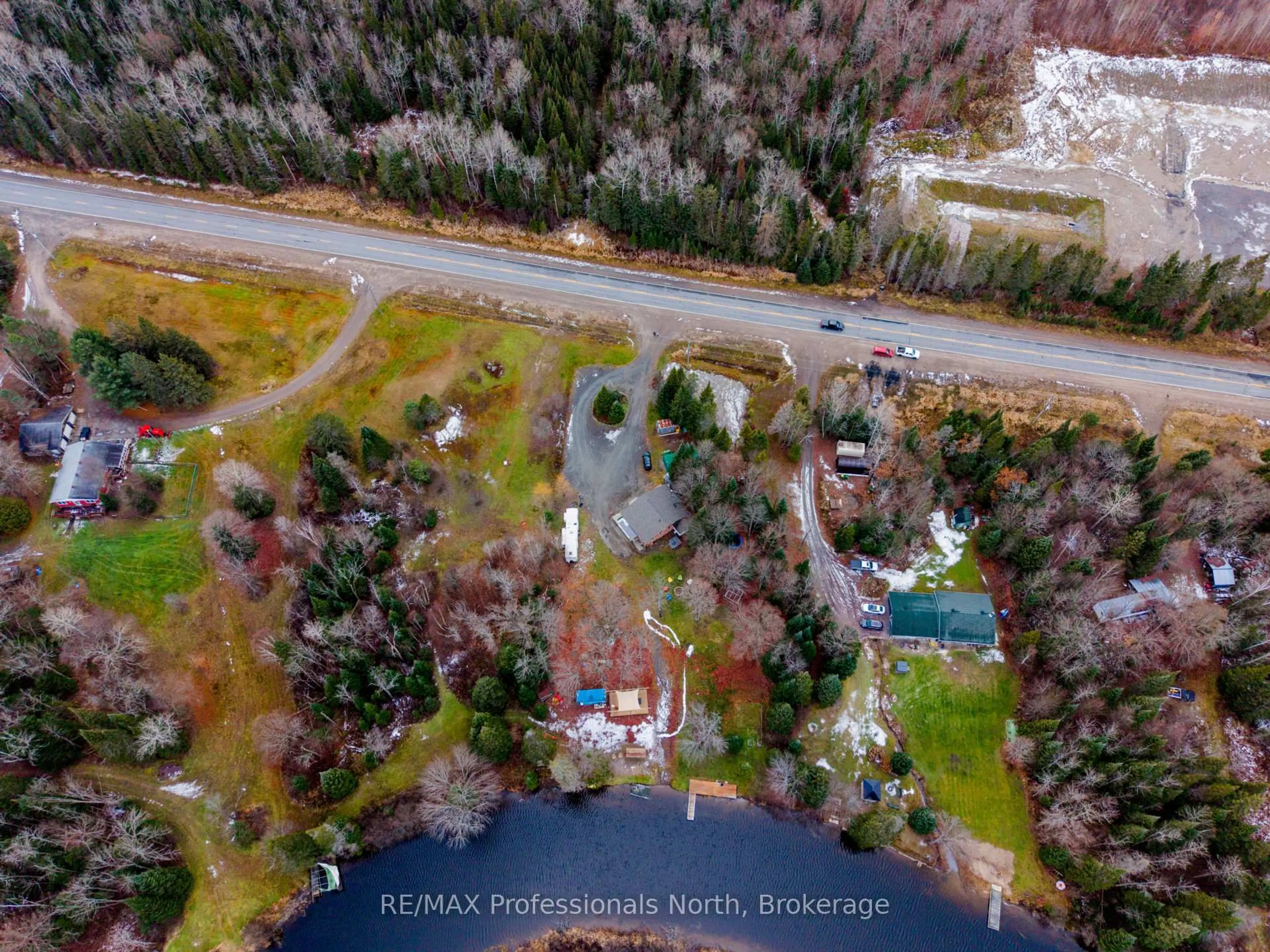 A pic from outside/outdoor area/front of a property/back of a property/a pic from drone, street for 899 KATRINE Rd, Burk's Falls Ontario P0A 1C0