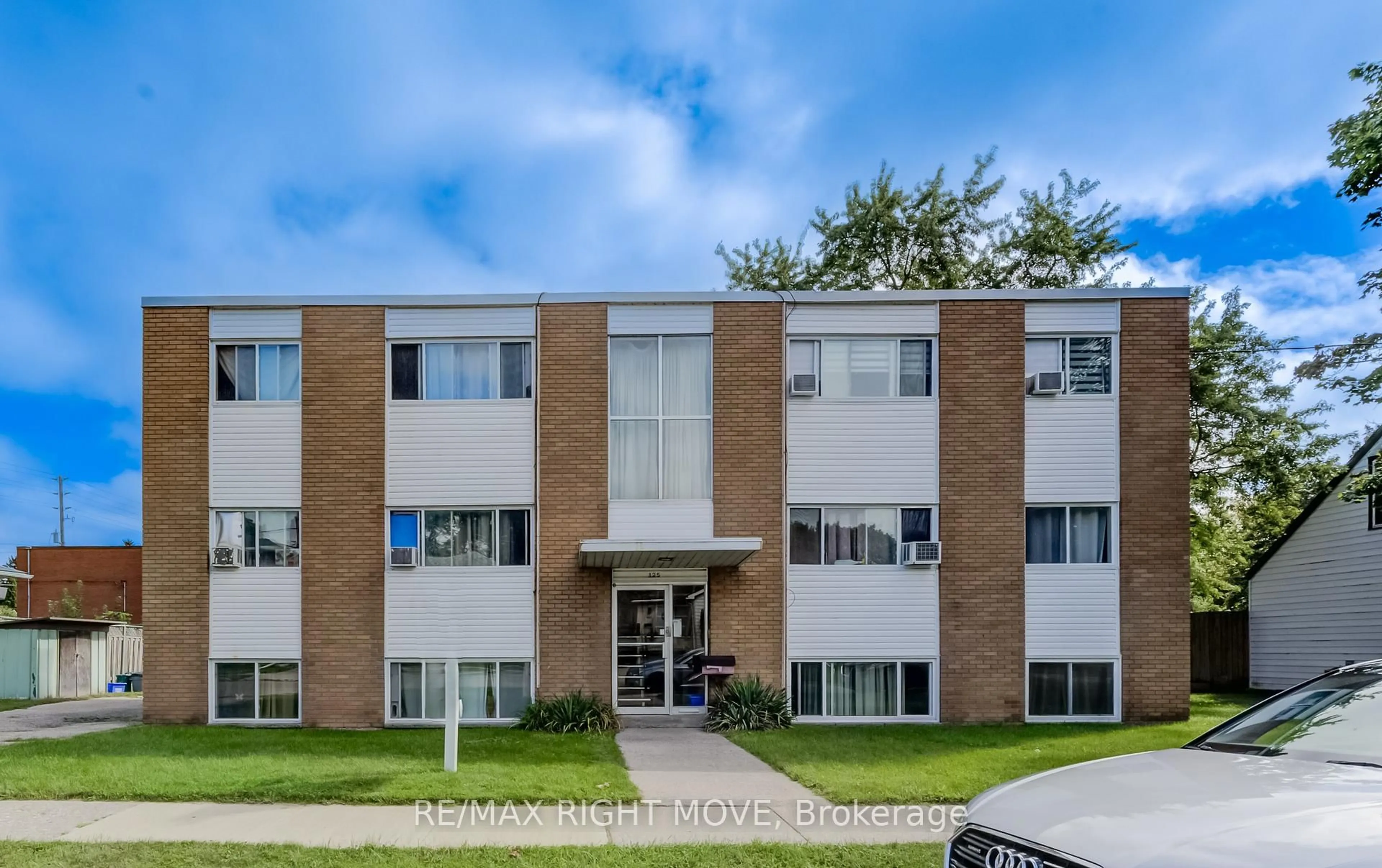 Unknown for 125 Schlueter St, Cambridge Ontario N3H 4B4