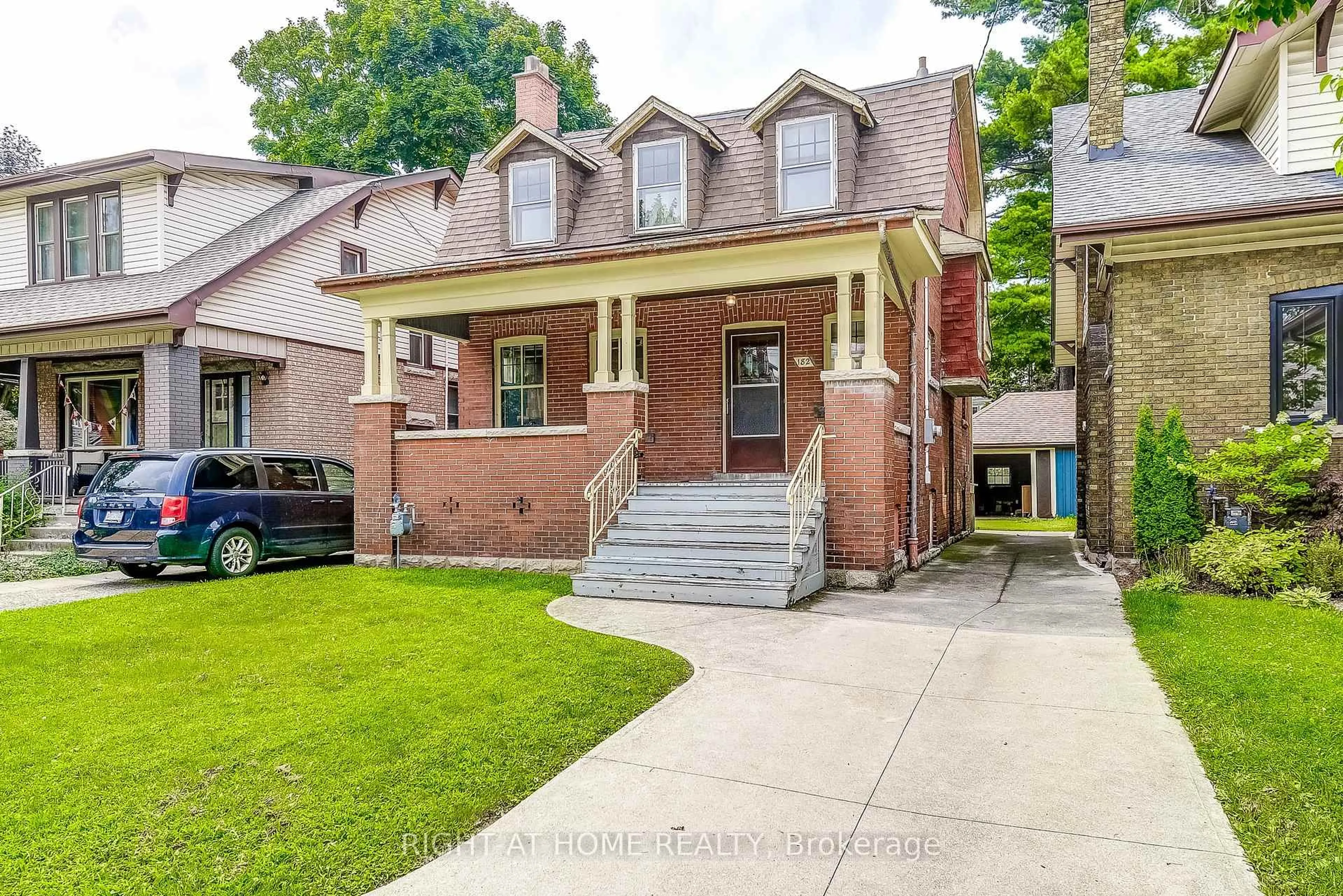 Home with brick exterior material, street for 182 Balmoral Ave, Hamilton Ontario L8M 3K3