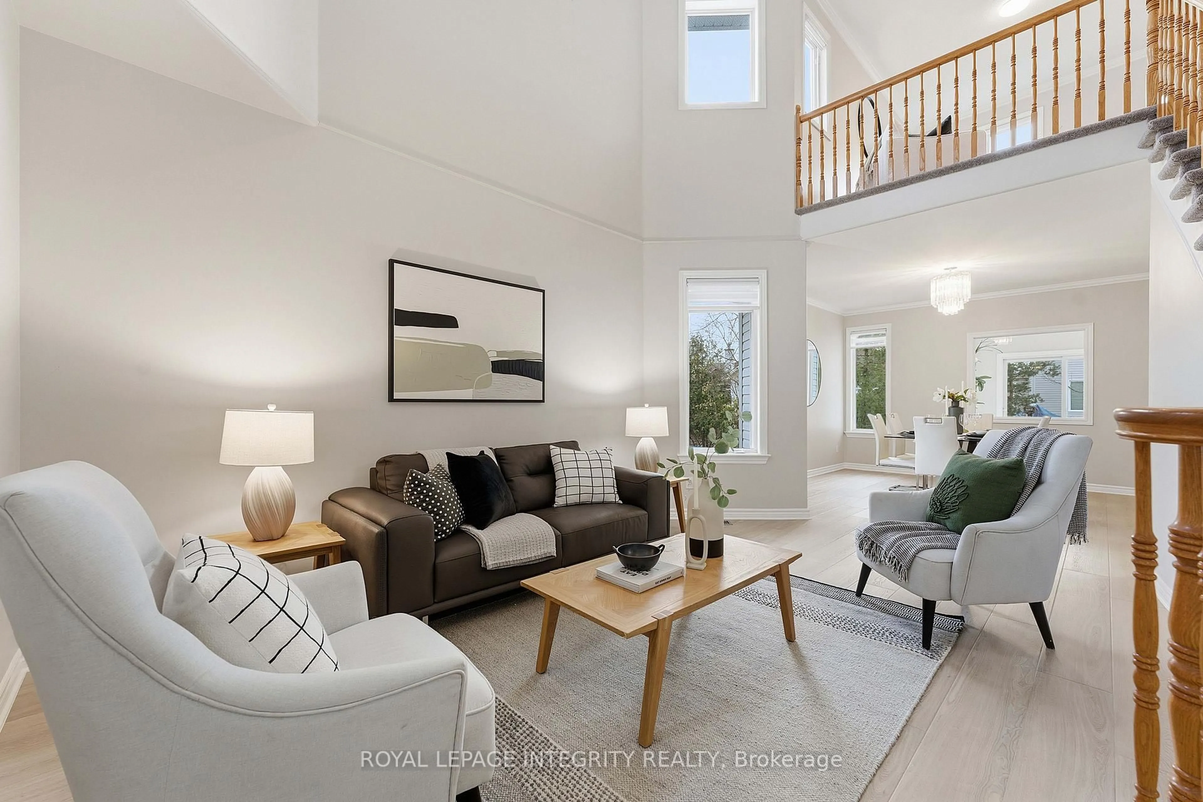 Living room with furniture, unknown for 607 Devonwood Circ, Gloucester Ontario K1T 4E6