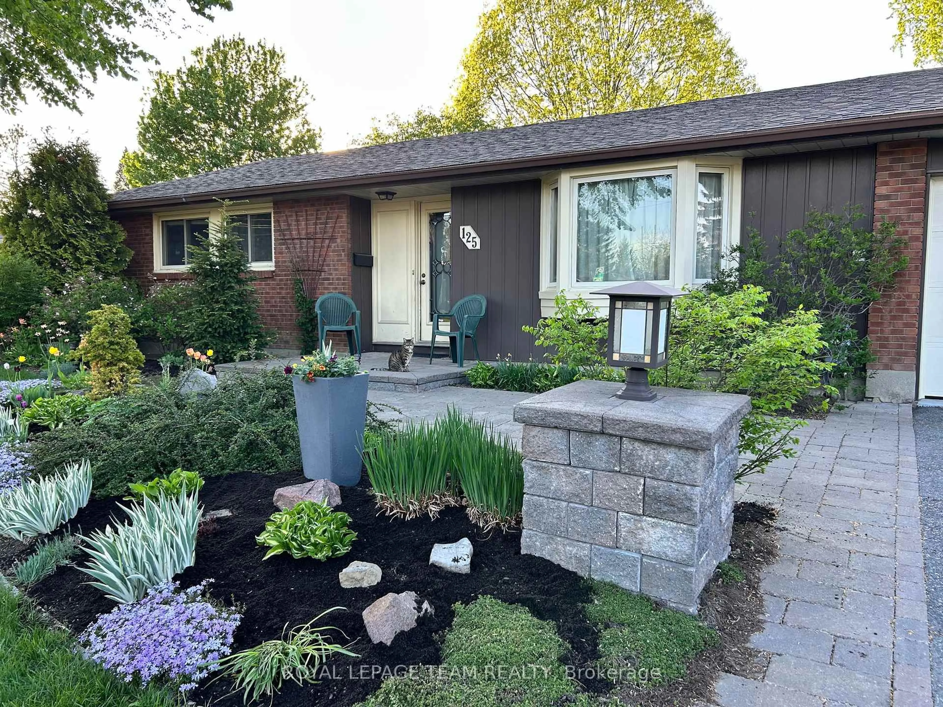 Home with brick exterior material, street for 125 David Dr, Ottawa Ontario K2G 2N6