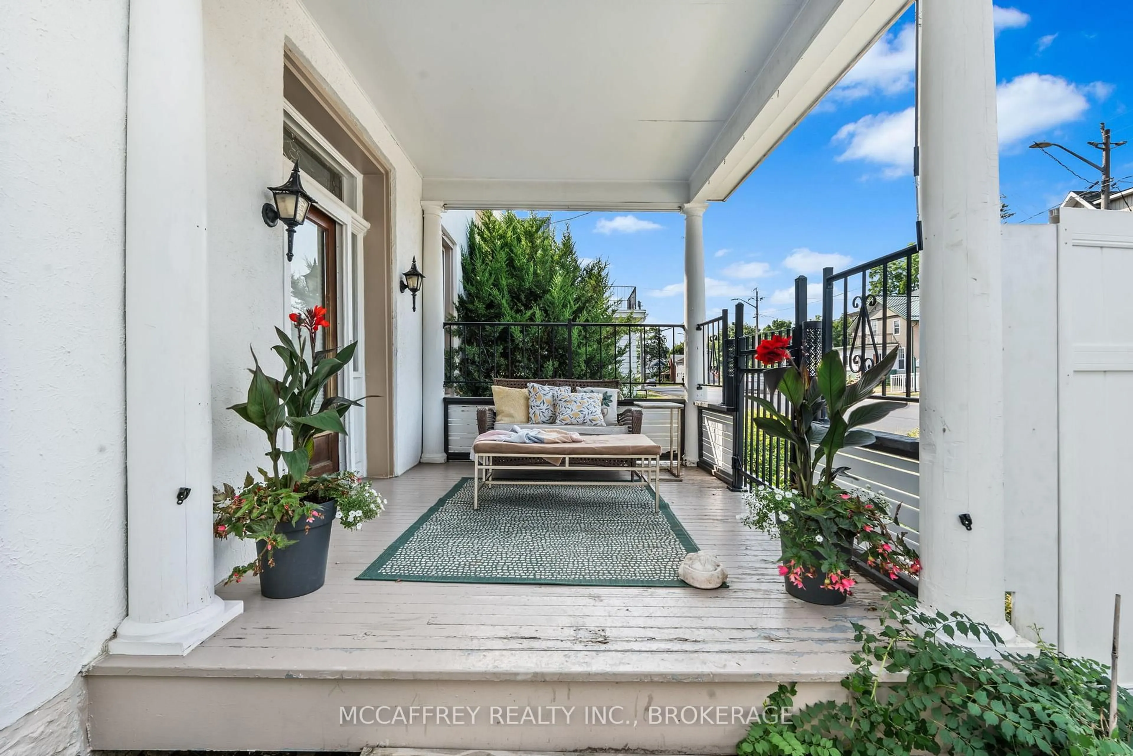 Patio, street for 209 Centre St, Greater Napanee Ontario K7R 1N7