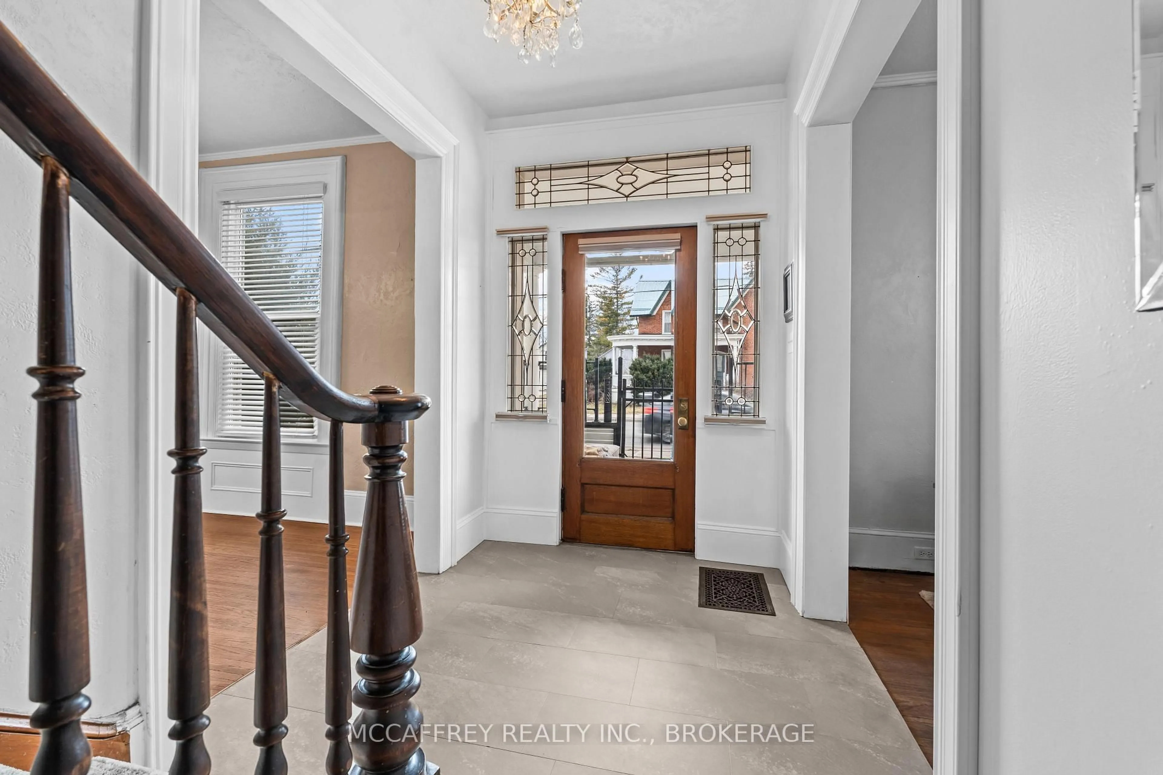 Indoor entryway for 209 Centre St, Greater Napanee Ontario K7R 1N7