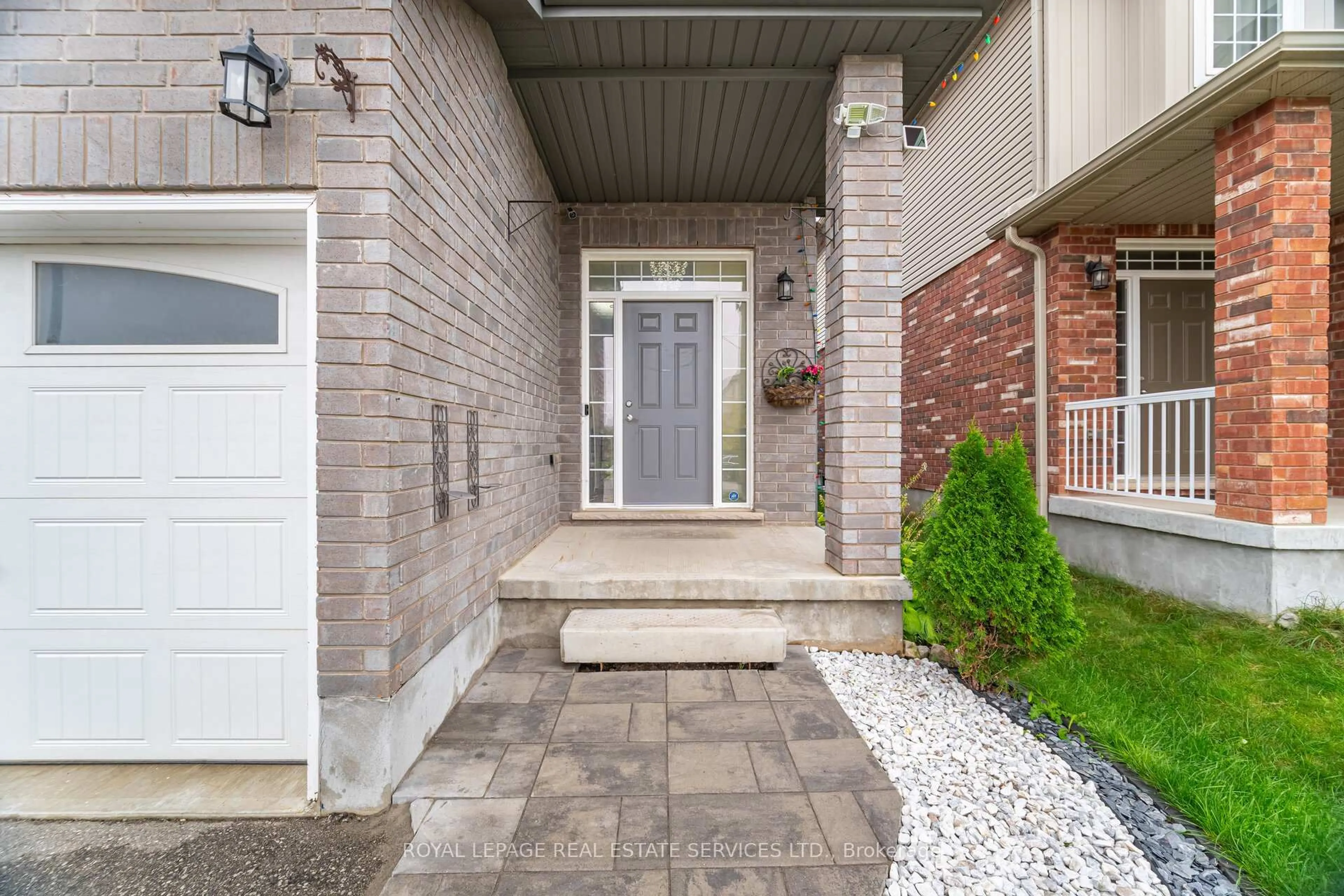 Unknown for 80 Sparrow Ave, Cambridge Ontario N1T 0C5