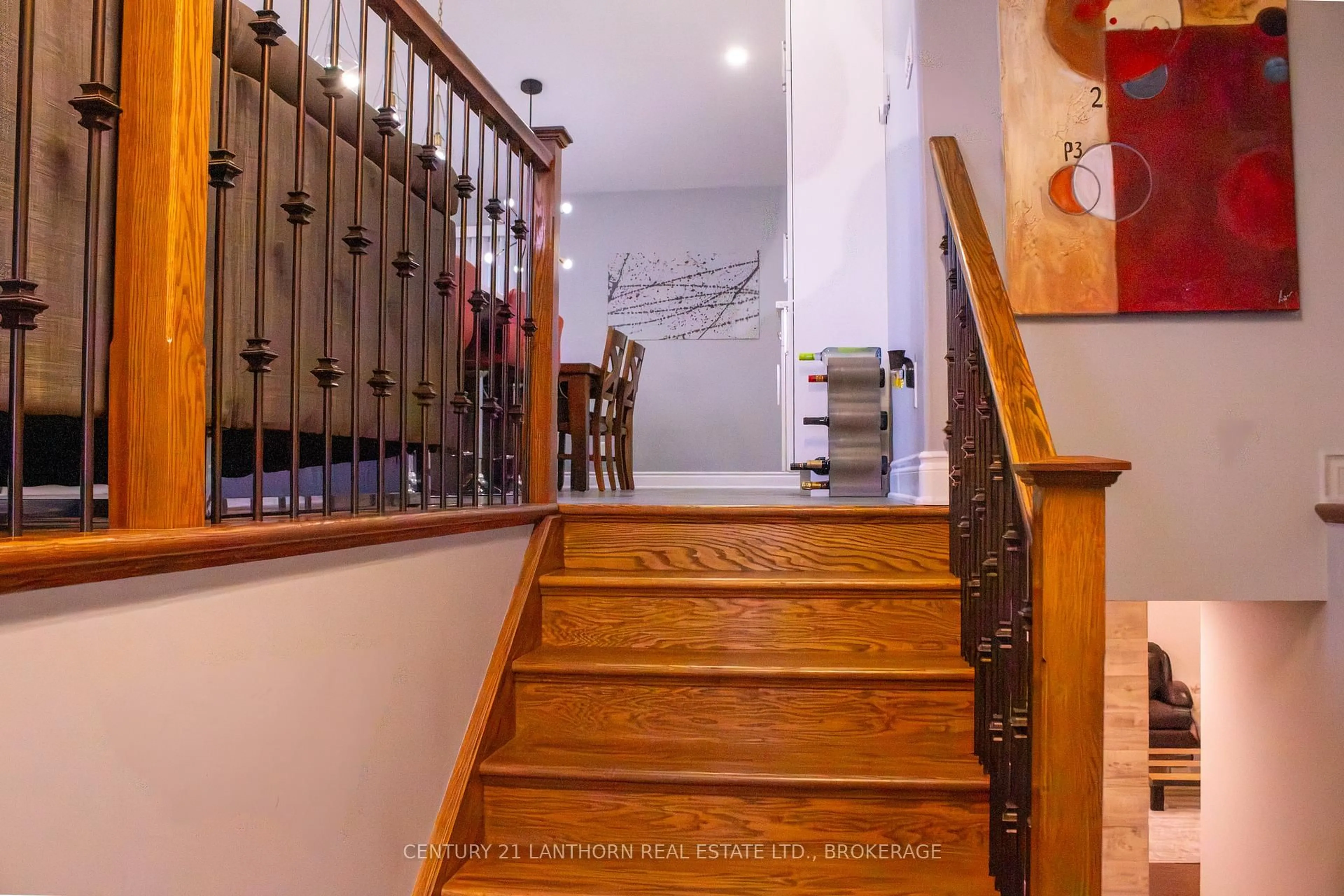 Indoor foyer for 1500 Crimson Cres, Kingston Ontario K7P 0H4