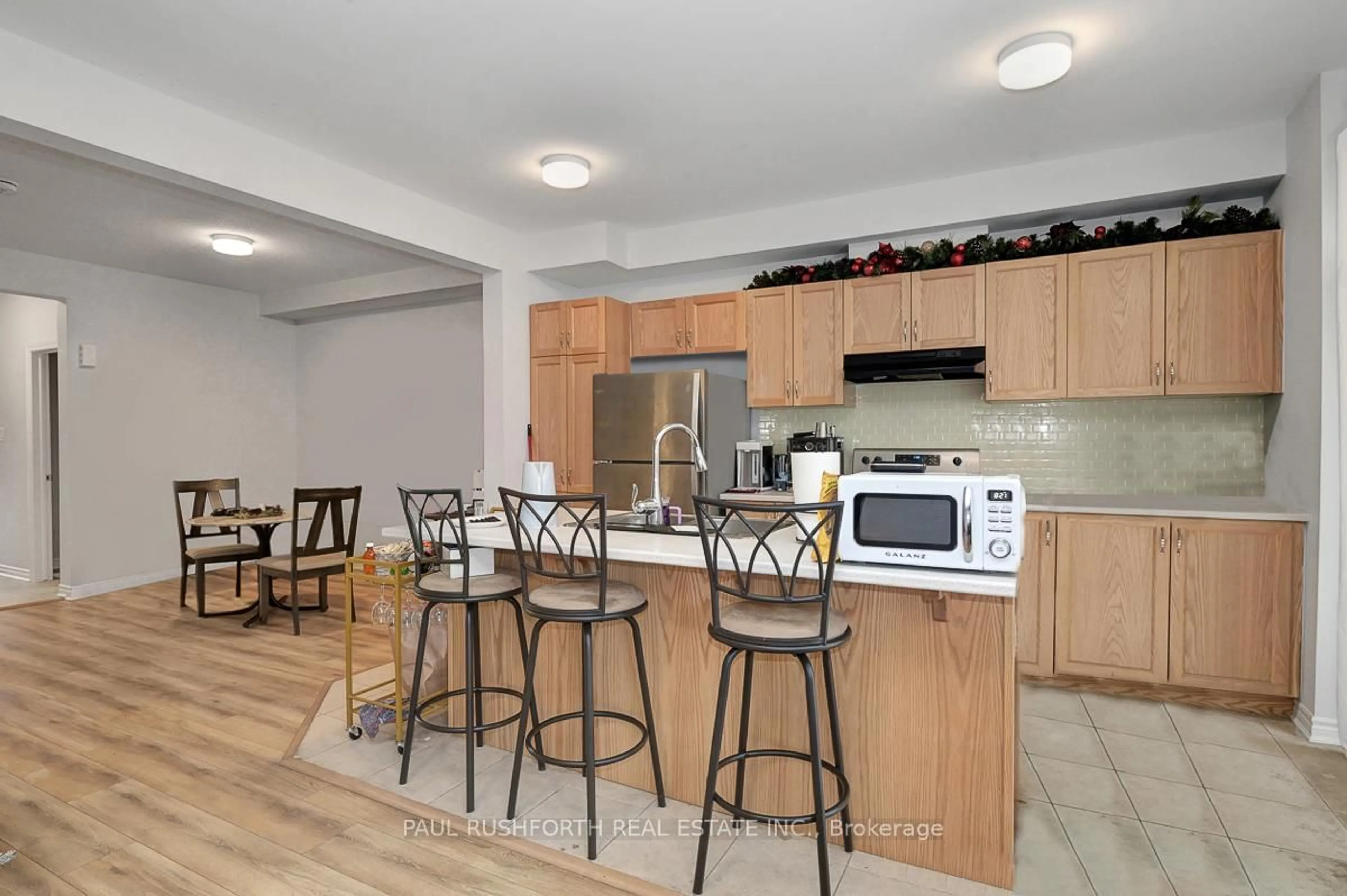 Open concept kitchen, unknown for 422 Cope Dr, Ottawa Ontario K2V 0P8