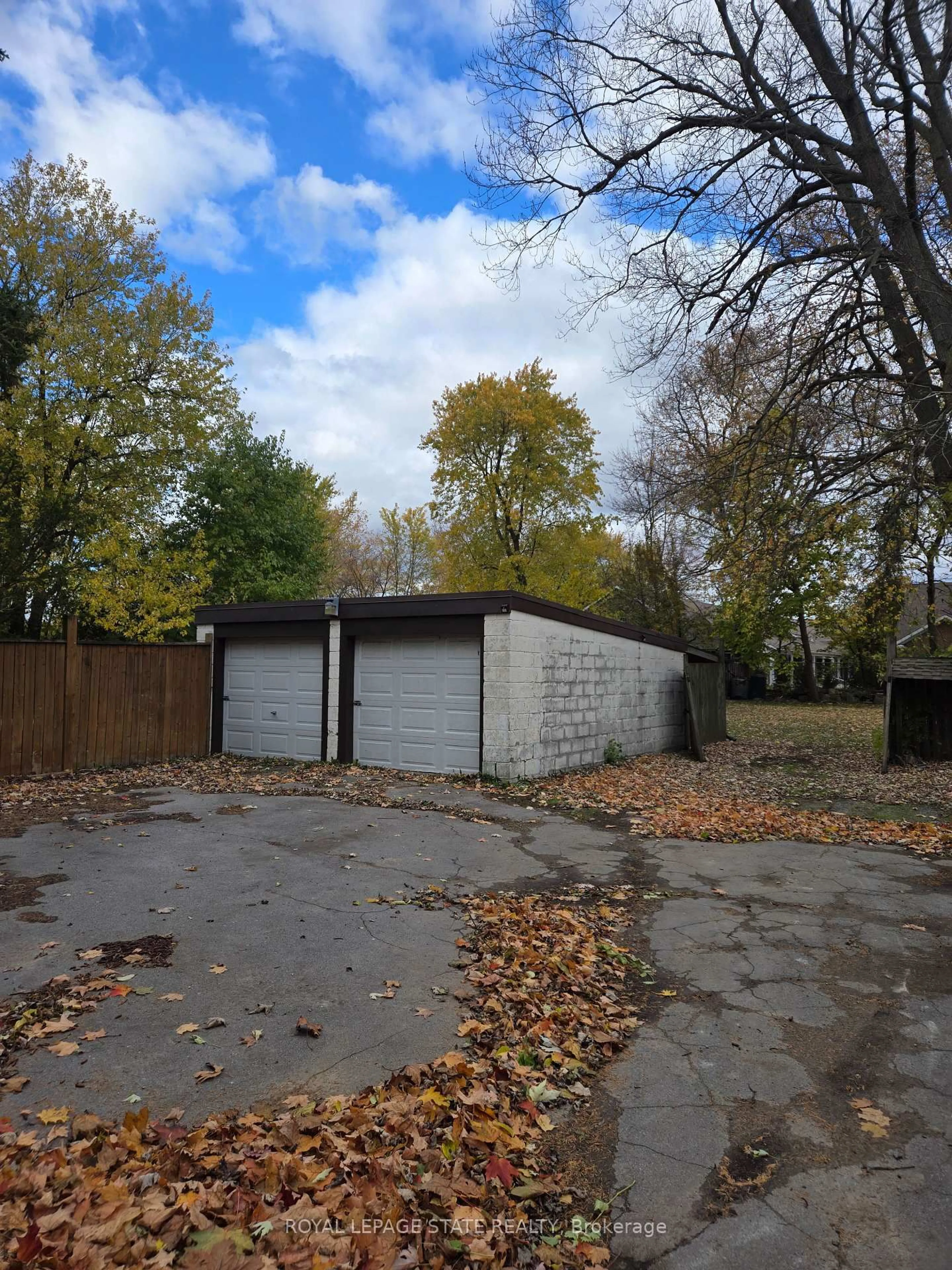 Shed for 164 Thorold Rd, Welland Ontario L3C 3V6