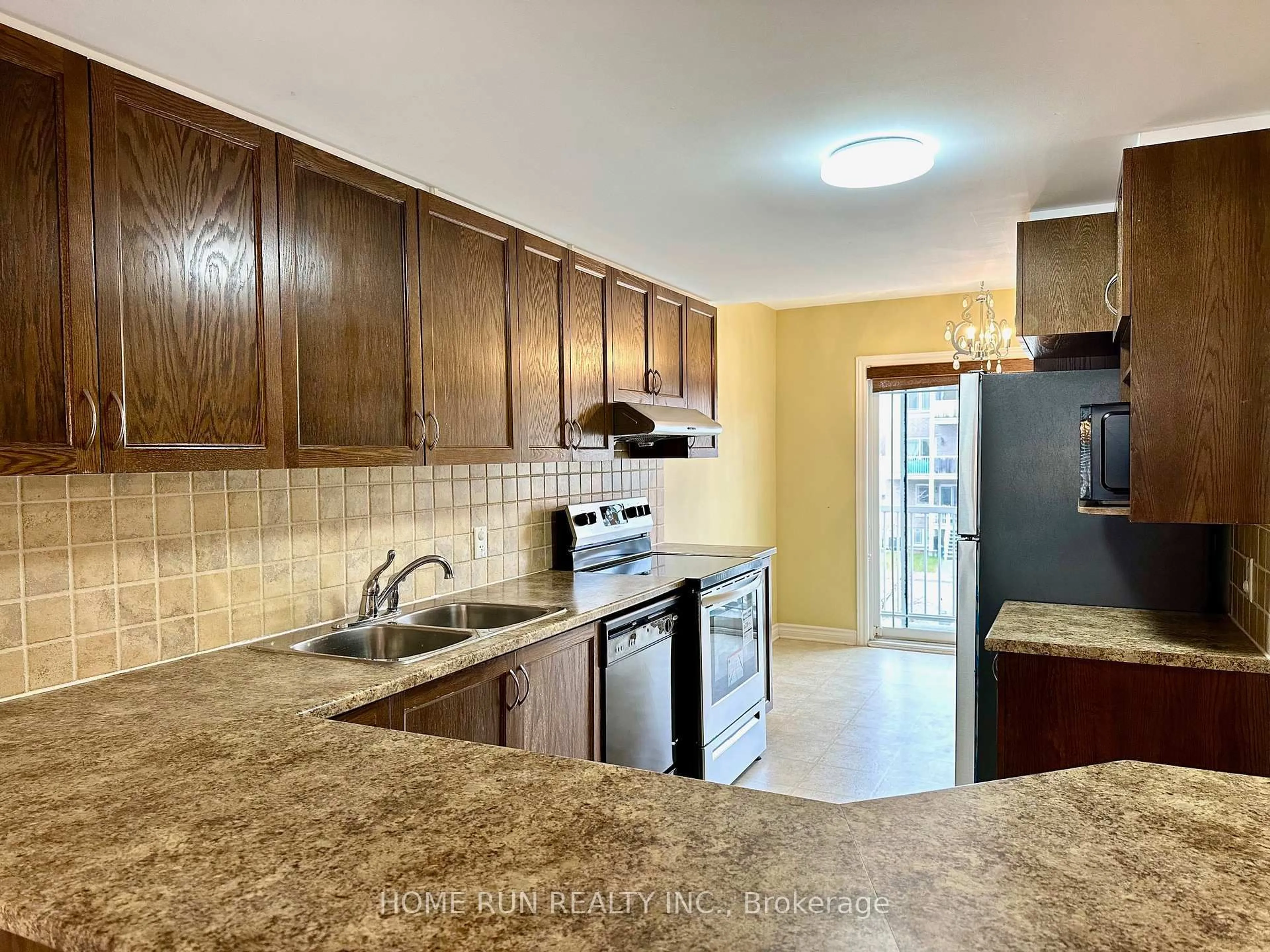 Standard kitchen, ceramic/tile floor for 280 Paseo Private, Ottawa Ontario K2G 3N1