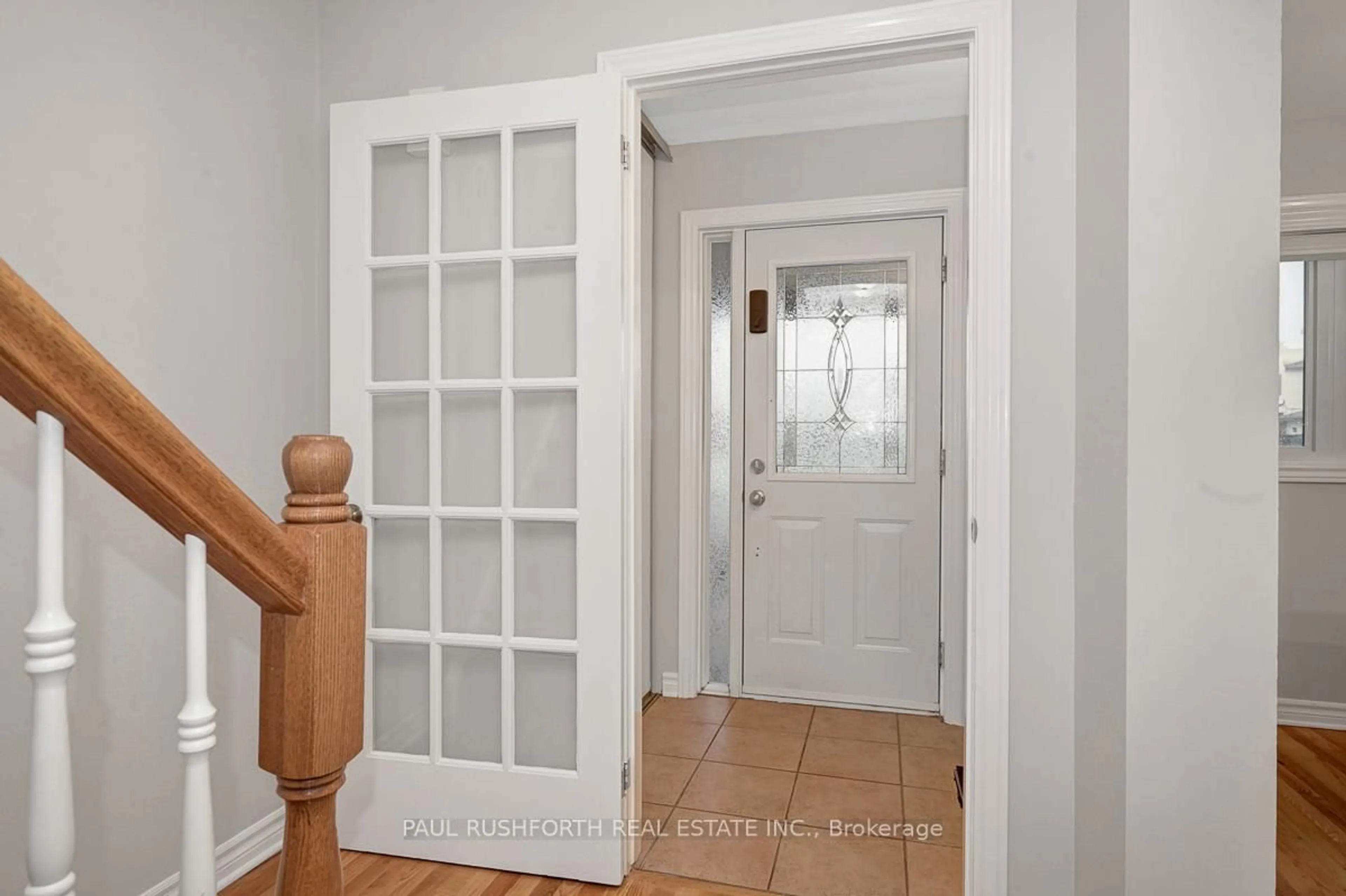Indoor entryway for 41 Rastila Cres, Ottawa Ontario K1T 2C5