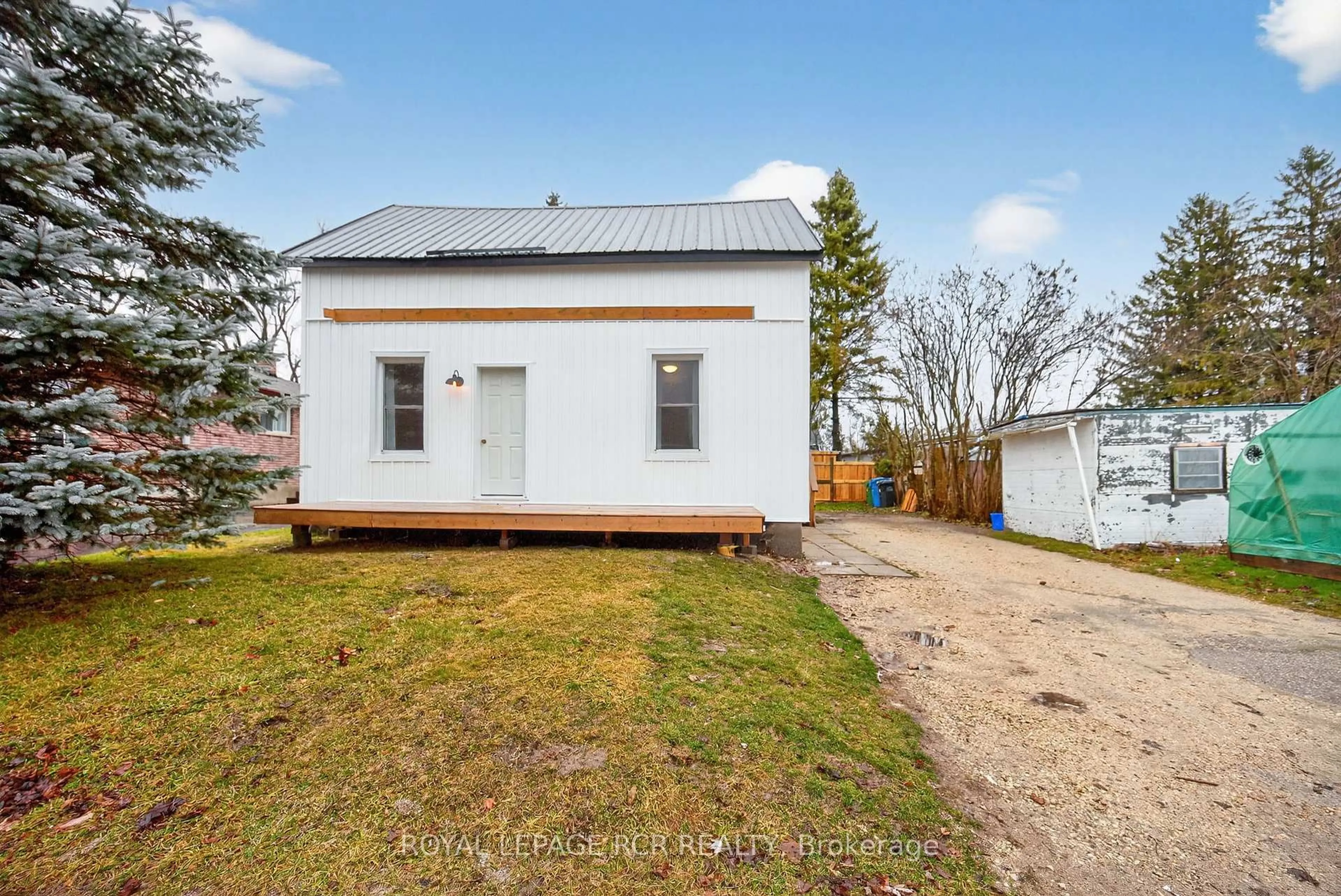 A pic from outside/outdoor area/front of a property/back of a property/a pic from drone, building for 170 Young St, Southgate Ontario N0C 1B0