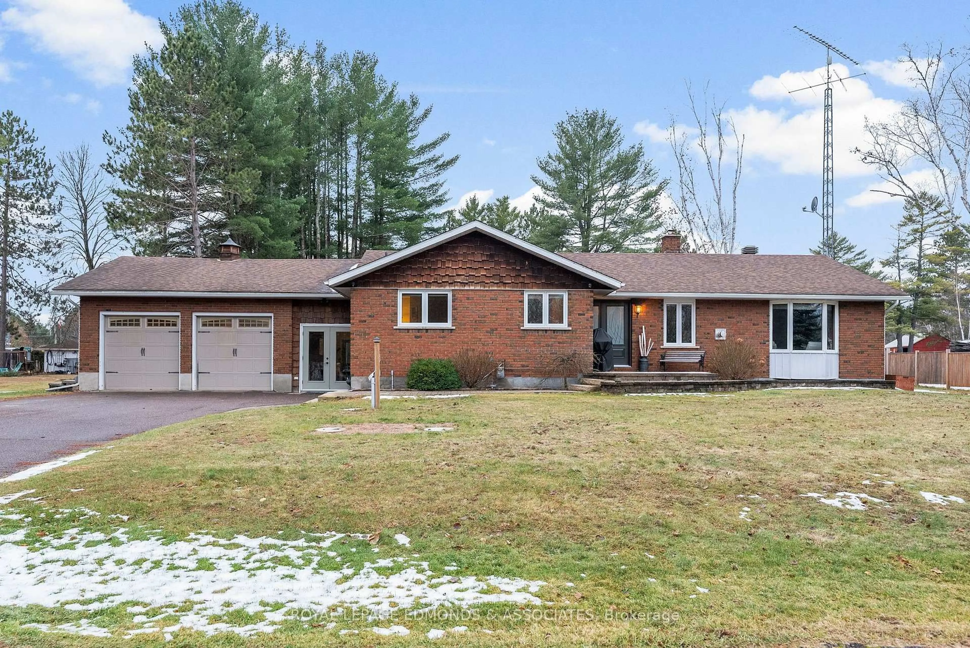 Unknown for 40925 Highway 41, Pembroke Ontario K8A 6W5