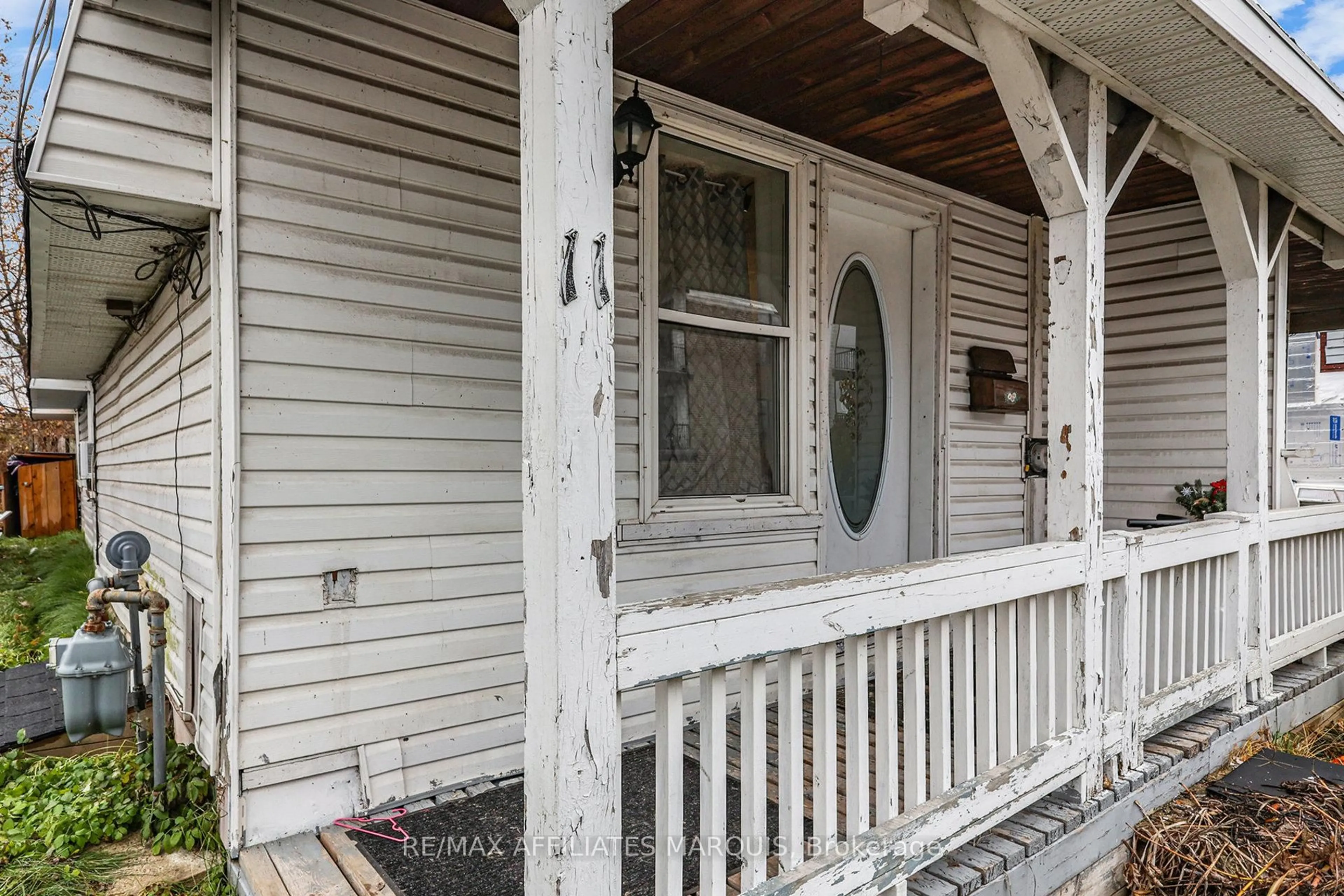 Unknown for 11-13 Bay St, Smiths Falls Ontario K7A 2G1