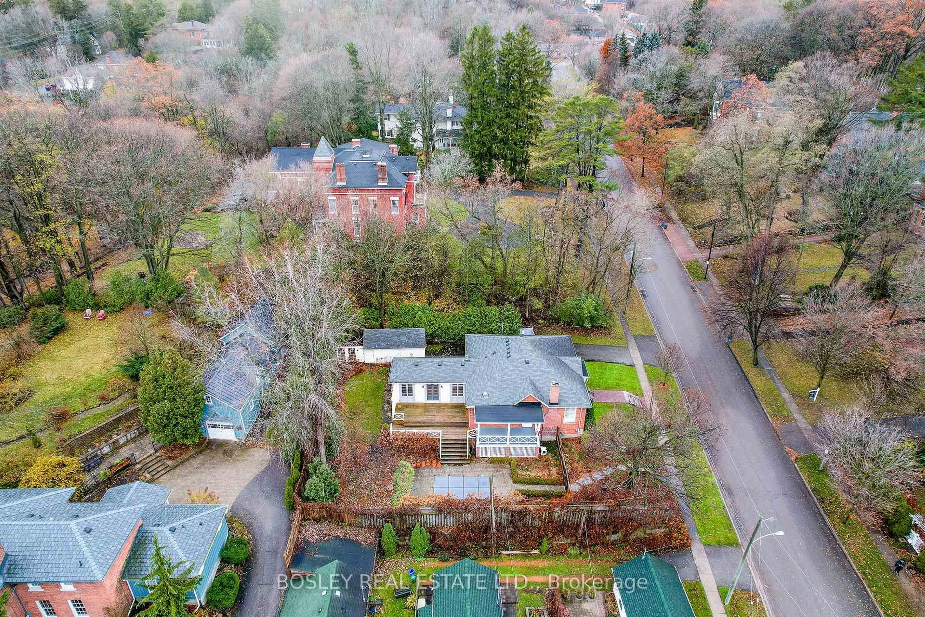 A pic from outside/outdoor area/front of a property/back of a property/a pic from drone, street for 71 Augusta St, Port Hope Ontario L1A 1H1