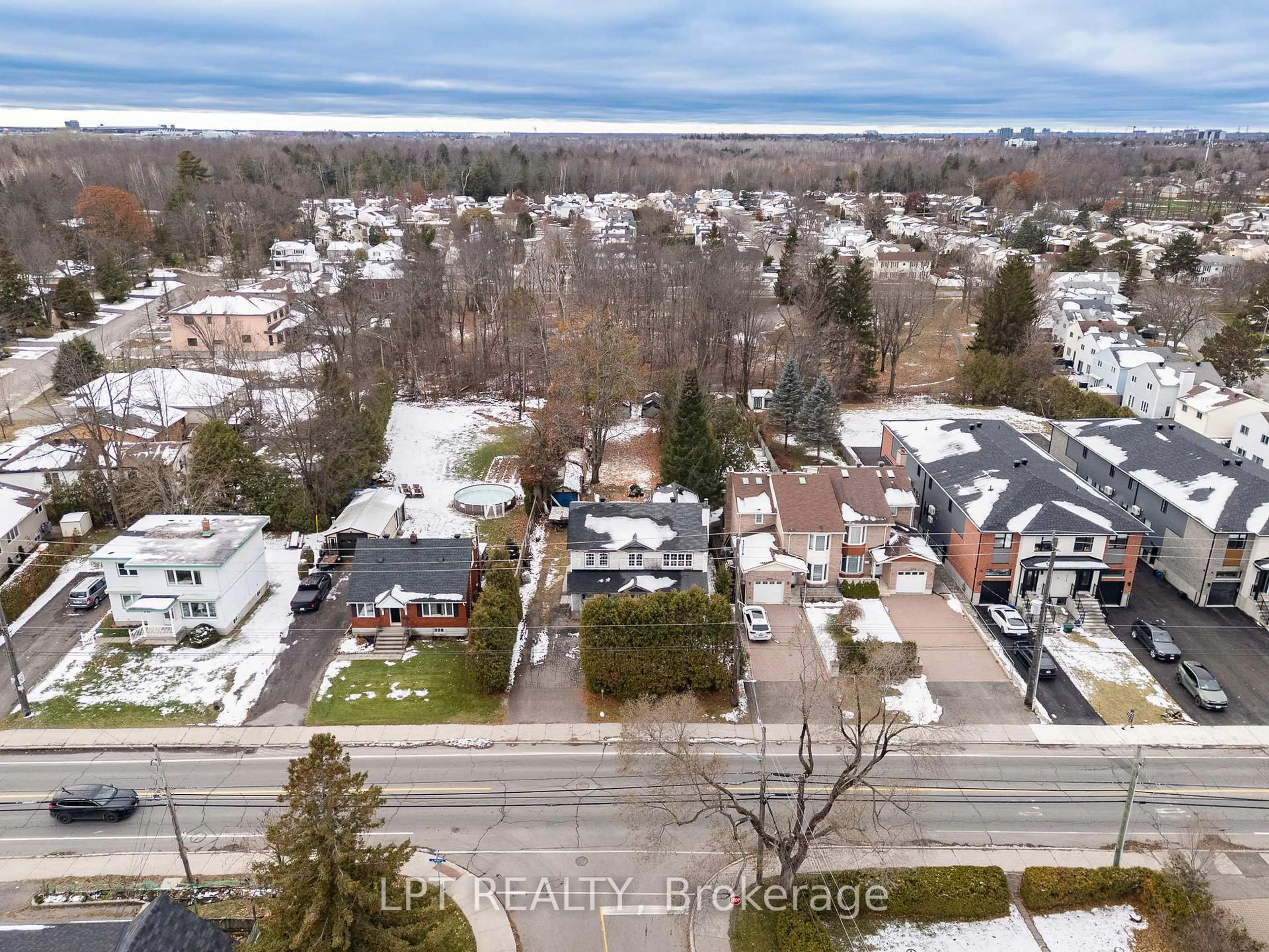 A pic from outside/outdoor area/front of a property/back of a property/a pic from drone, city buildings view from balcony for 3794 Albion Rd, Ottawa Ontario K1T 1A5