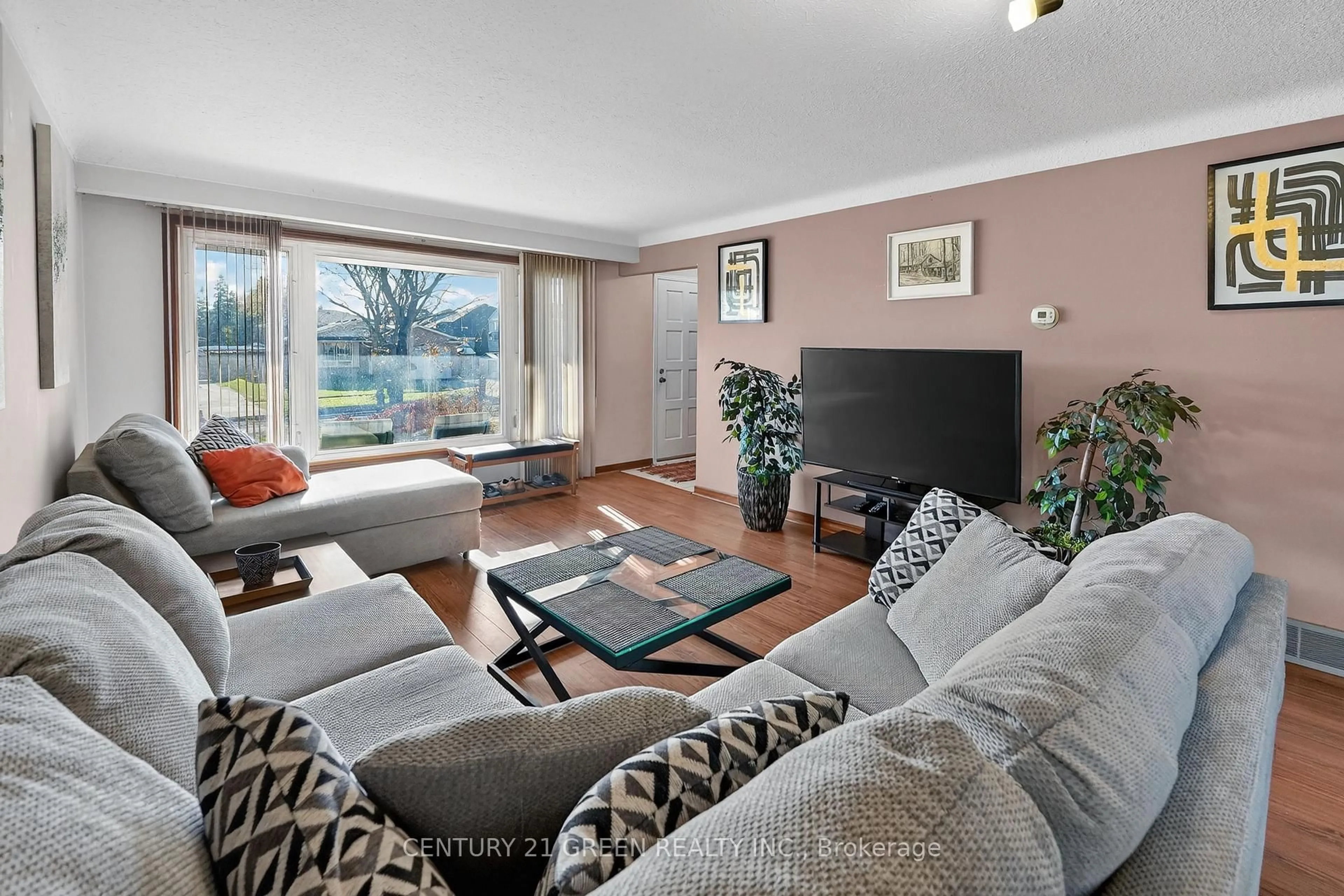 Living room with furniture, unknown for 6186 Delta Dr, Niagara Falls Ontario L2H 2G8
