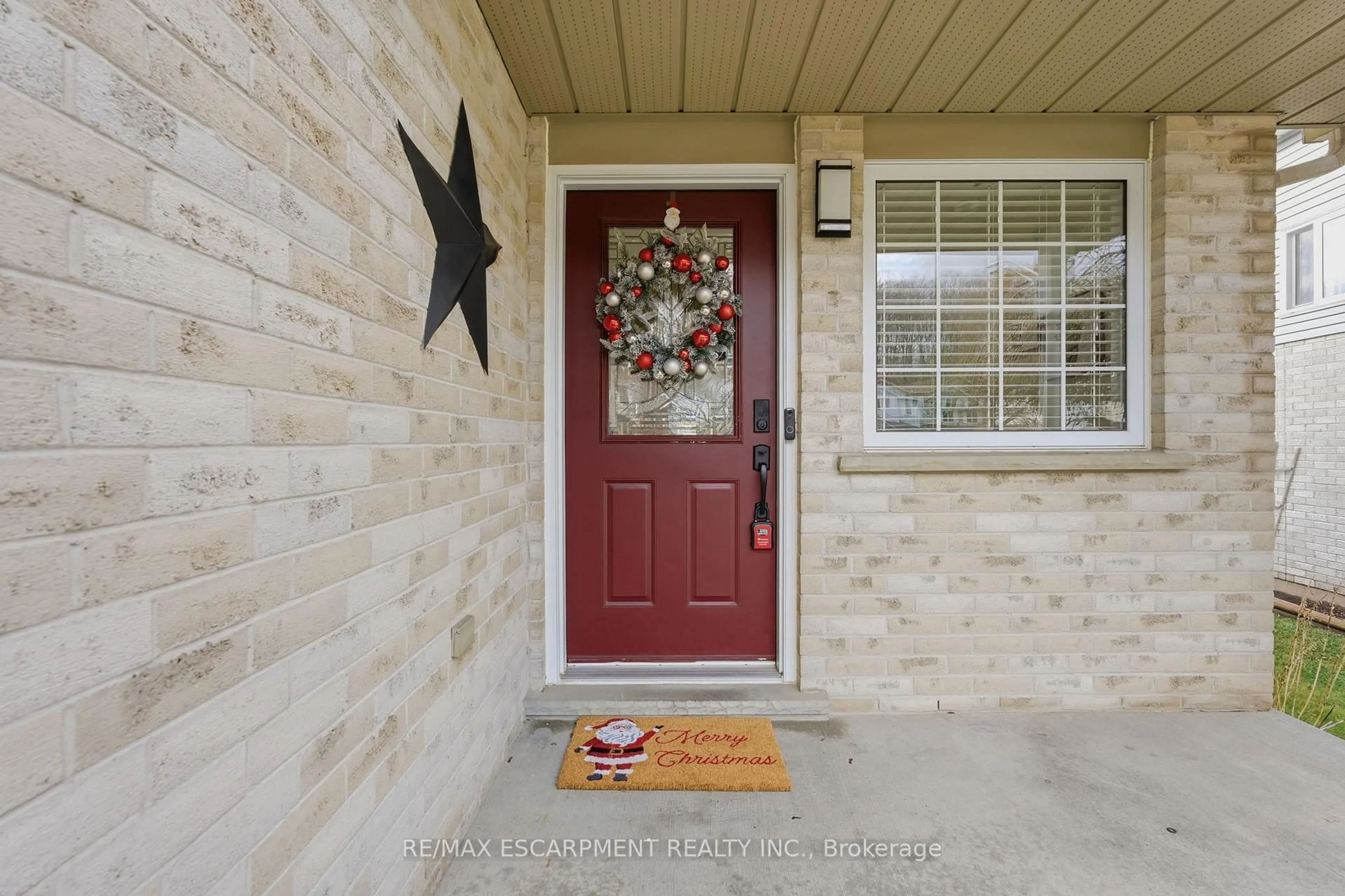 Indoor entryway for 48 Alderson Dr, Cambridge Ontario N3C 4C4