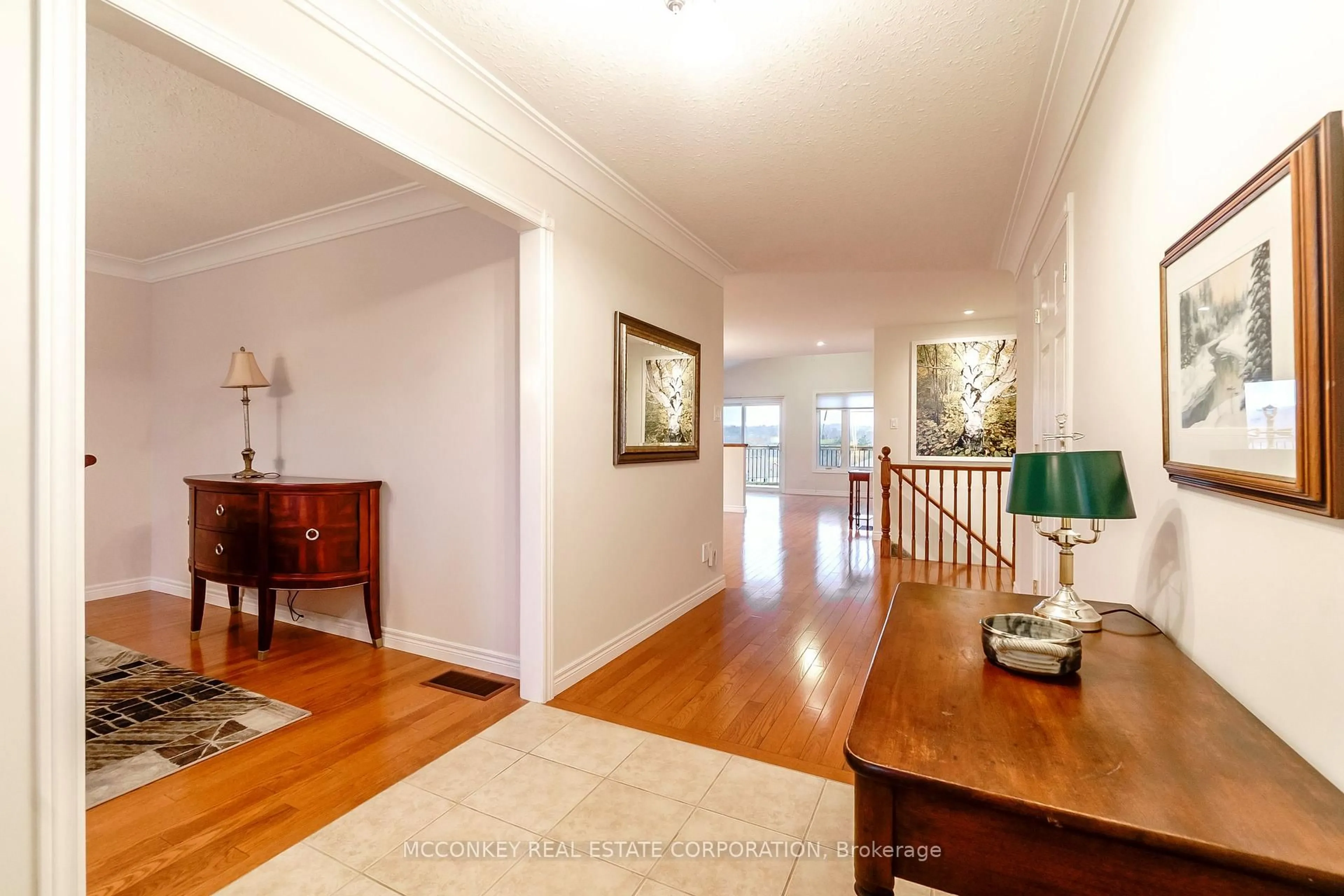 Indoor foyer for 1587 Scollard Cres, Peterborough Ontario K9H 0A8