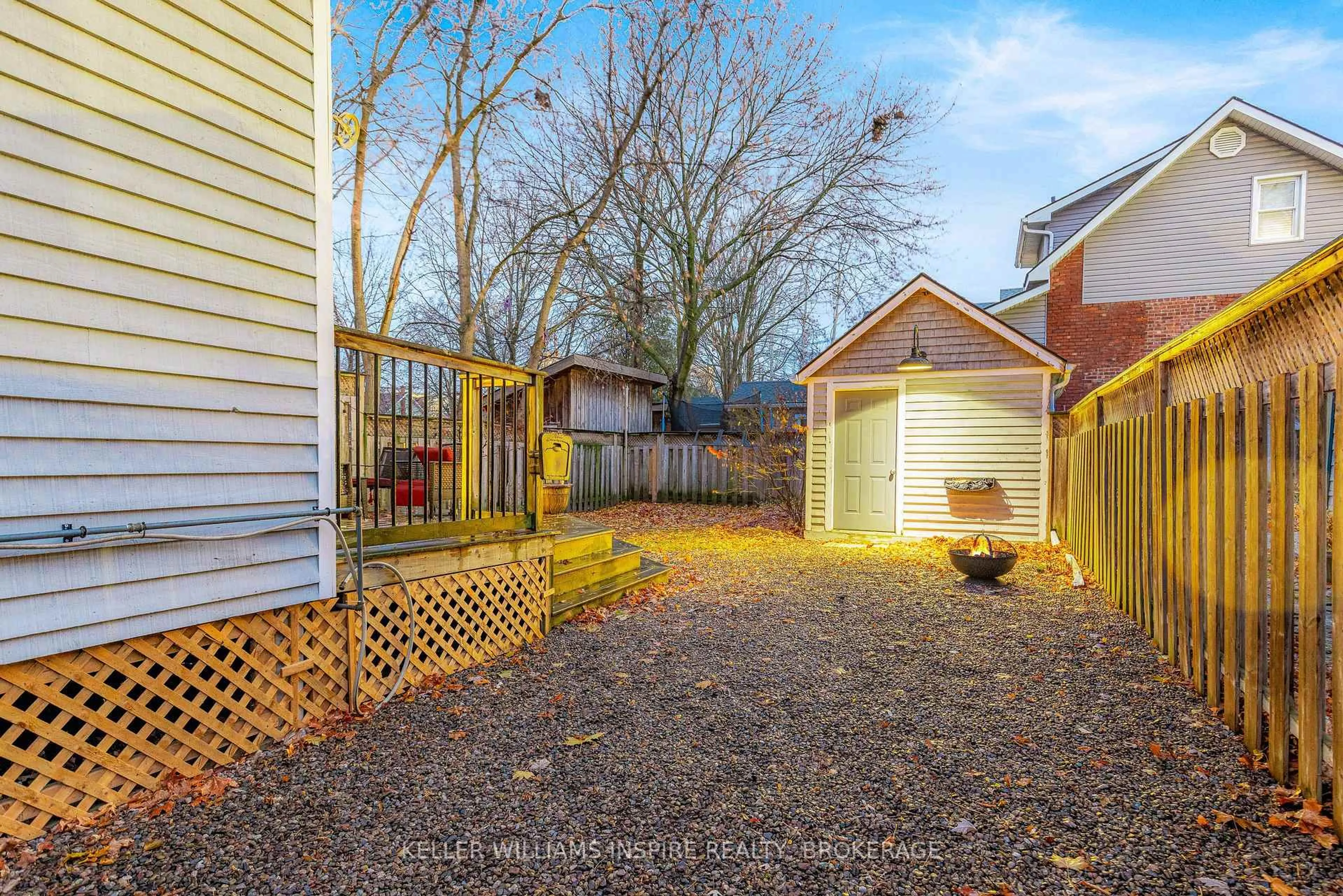 A pic from outside/outdoor area/front of a property/back of a property/a pic from drone, street for 570 Frontenac St, Kingston Ontario K7K 4M2