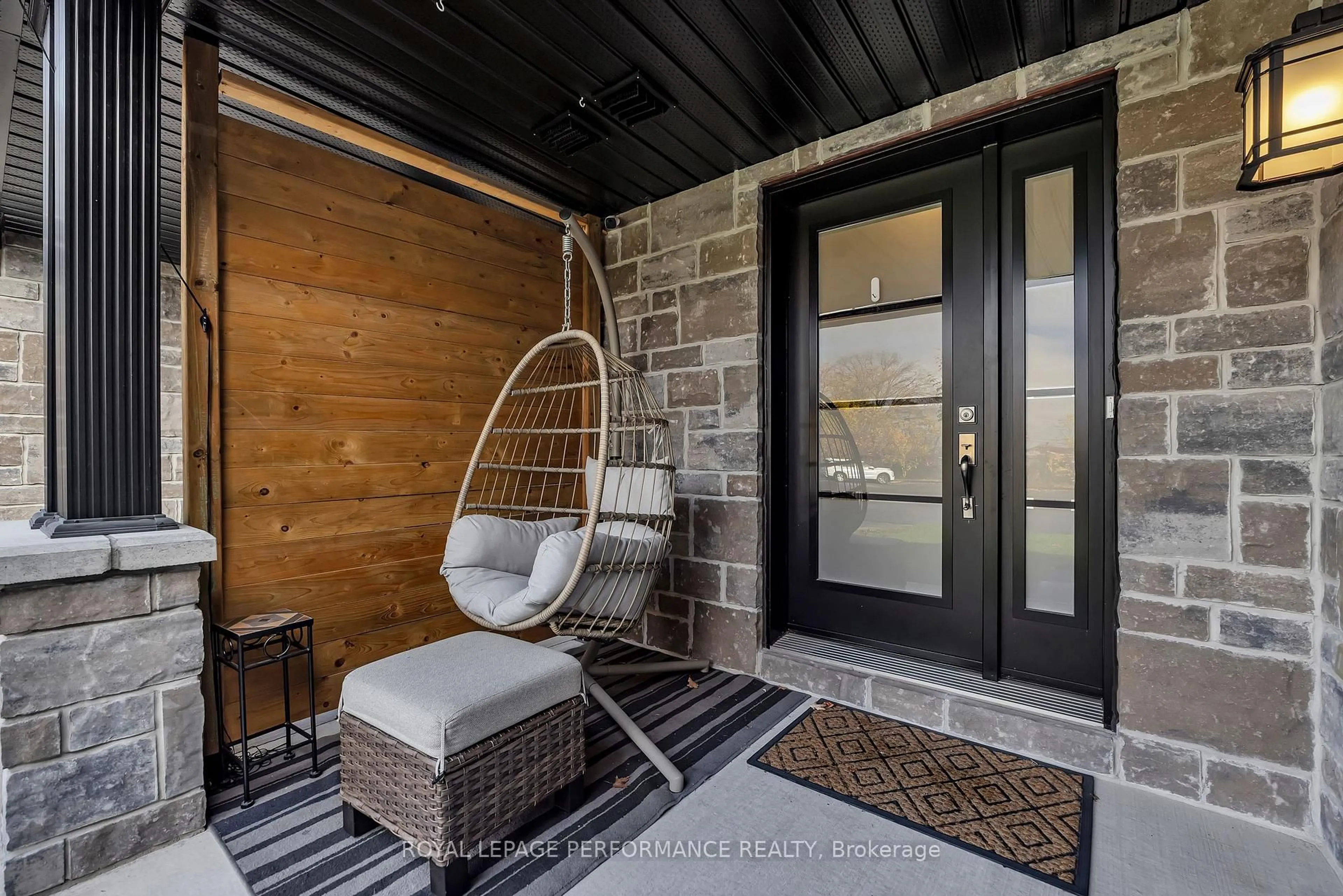 Indoor entryway for 129 Dion Ave, Clarence-Rockland Ontario K4K 0M2