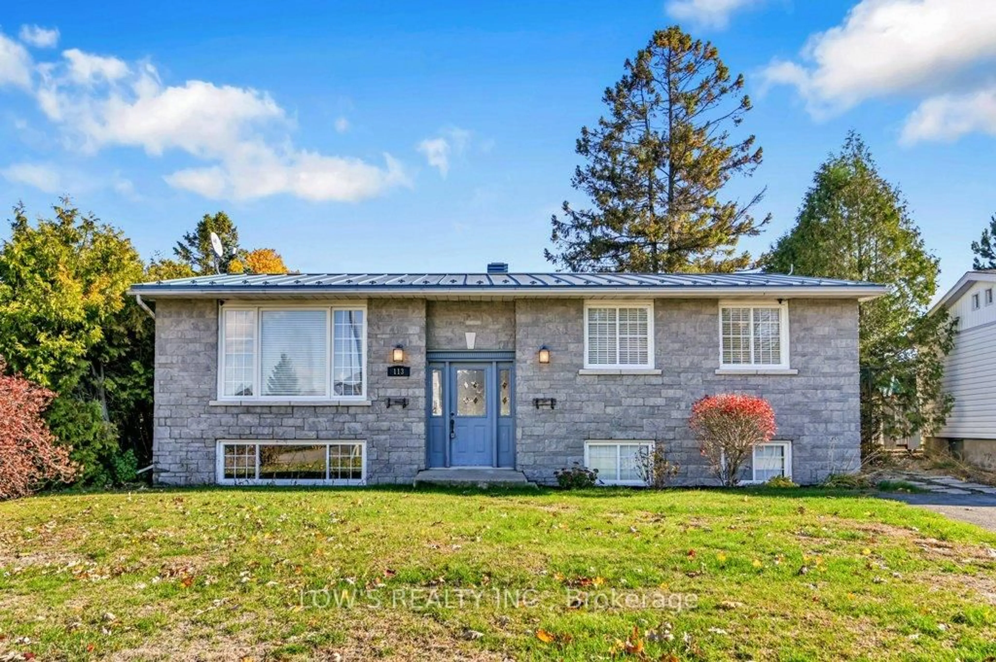 Home with brick exterior material, unknown for 113 Barton St, Champlain Ontario K0B 1R0