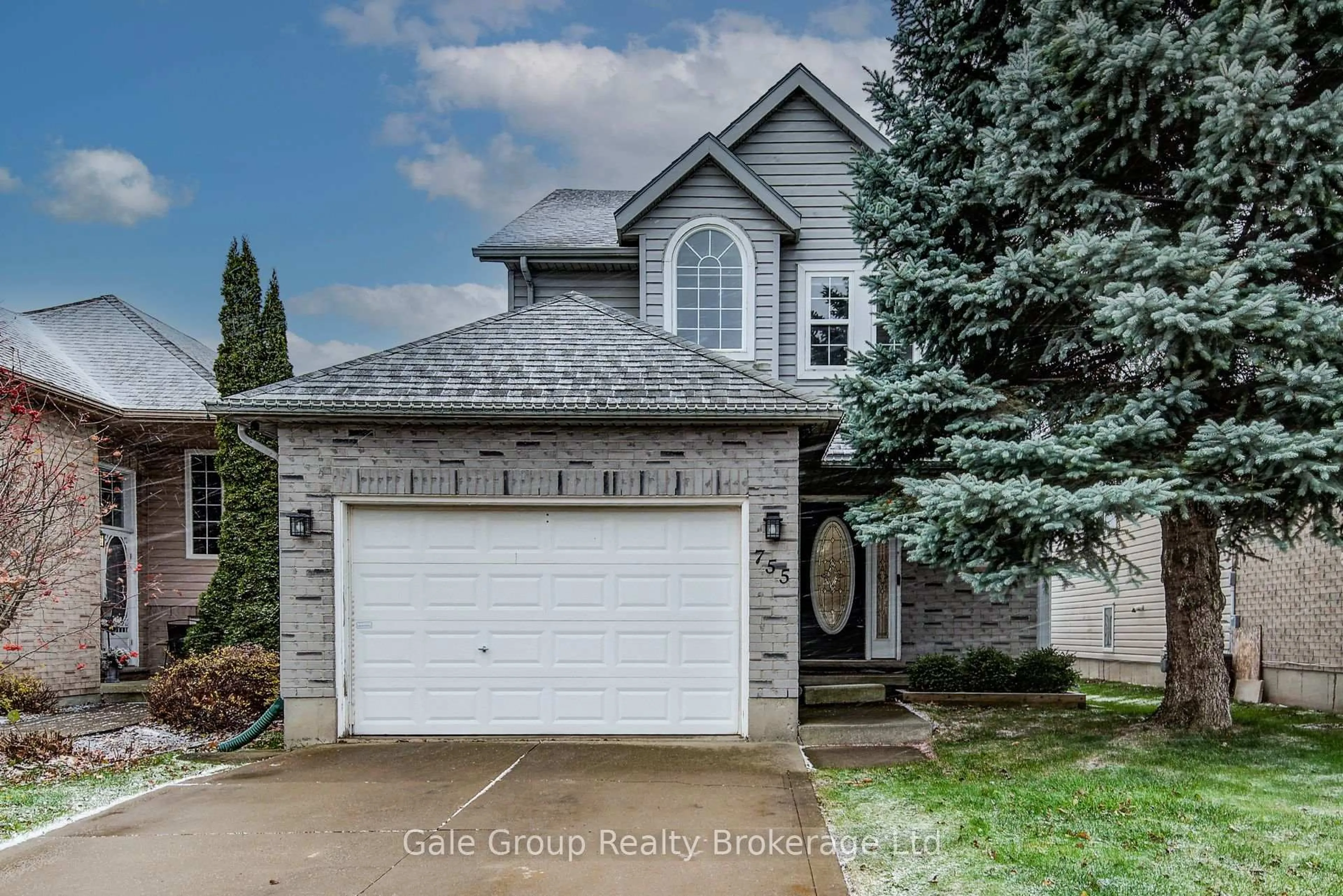 Home with vinyl exterior material, street for 755 Southwood Way, Woodstock Ontario N4V 1G5