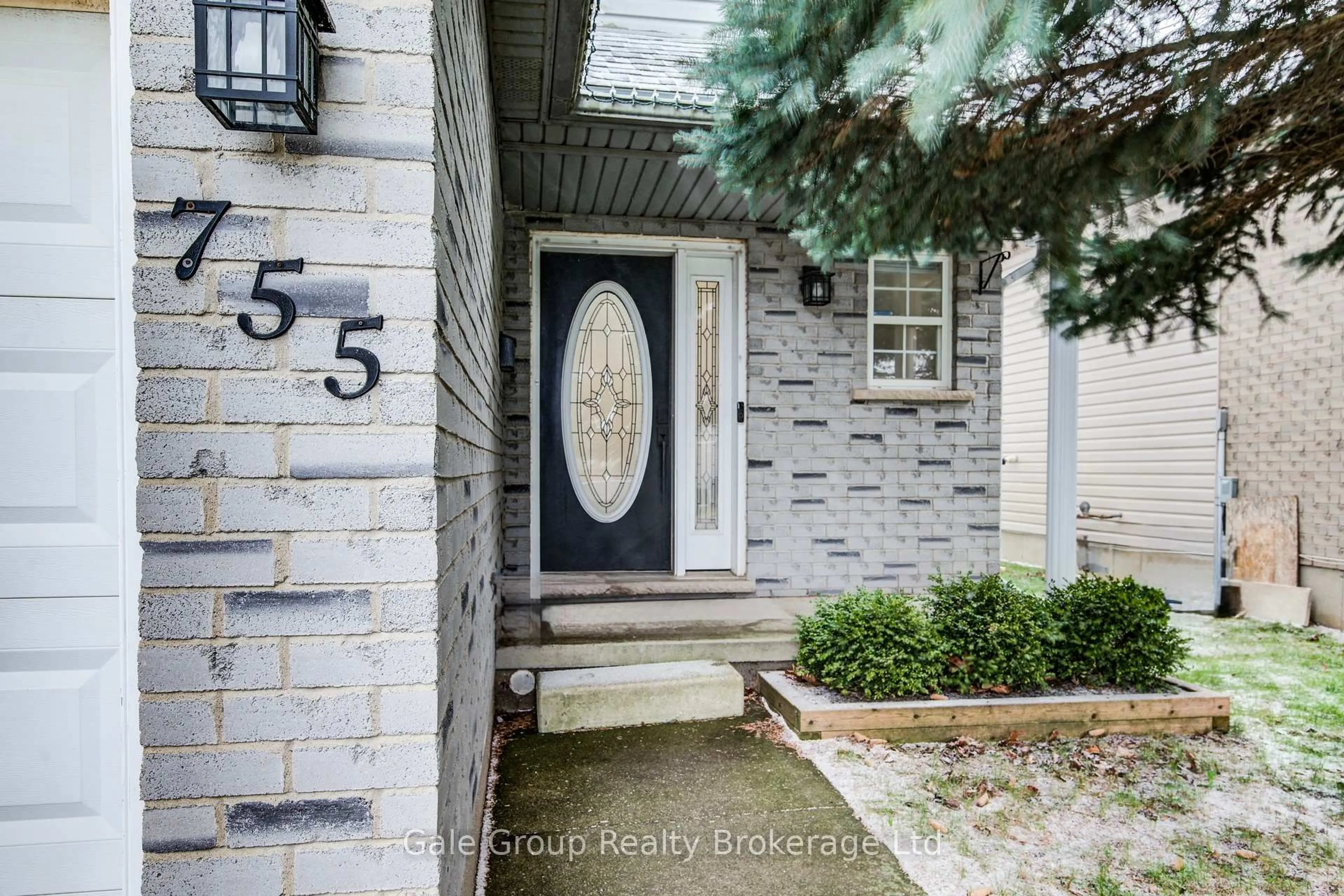 Unknown for 755 Southwood Way, Woodstock Ontario N4V 1G5