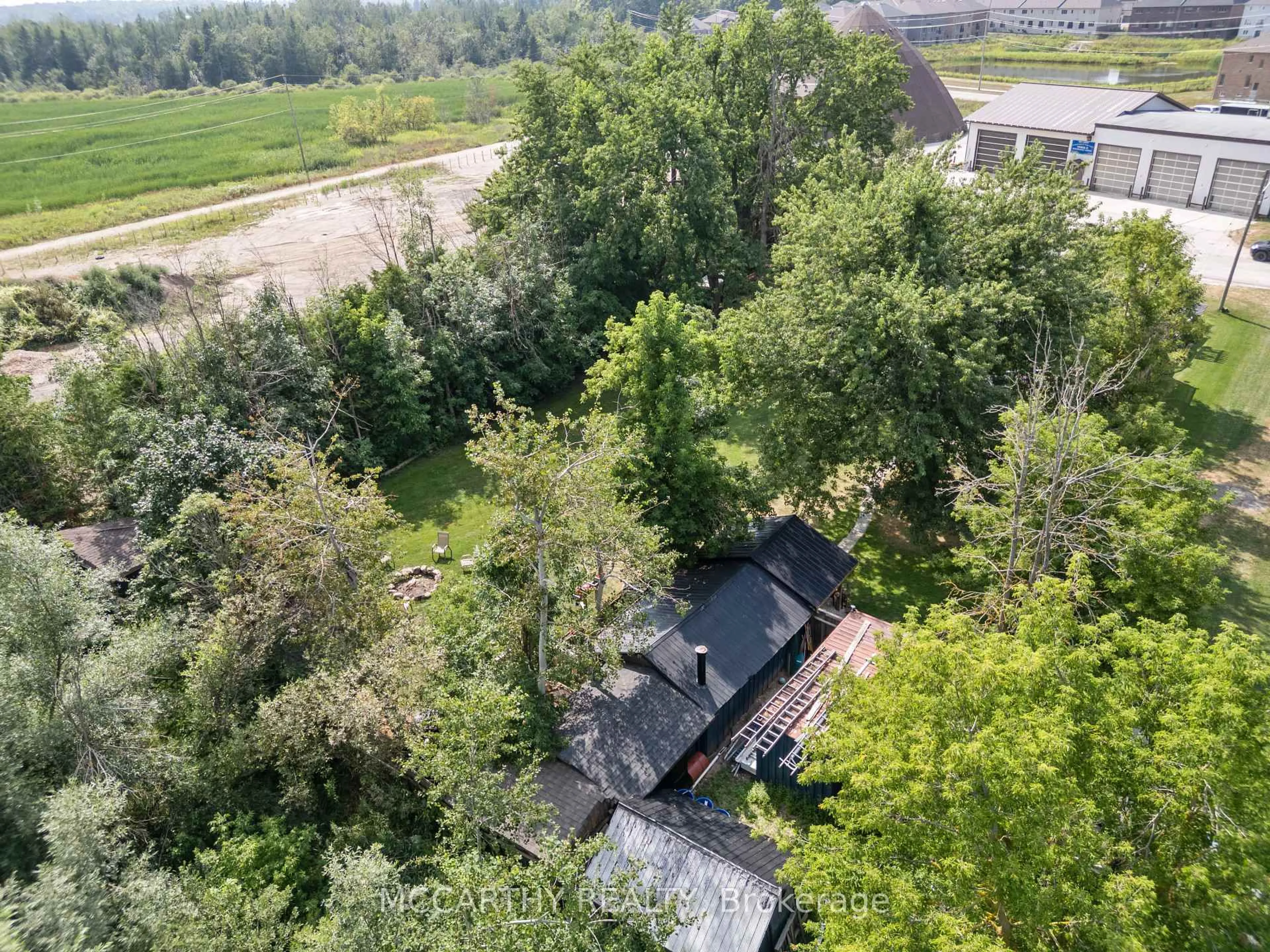 A pic from outside/outdoor area/front of a property/back of a property/a pic from drone, unknown for 180 Grey St, Southgate Ontario N0C 1B0