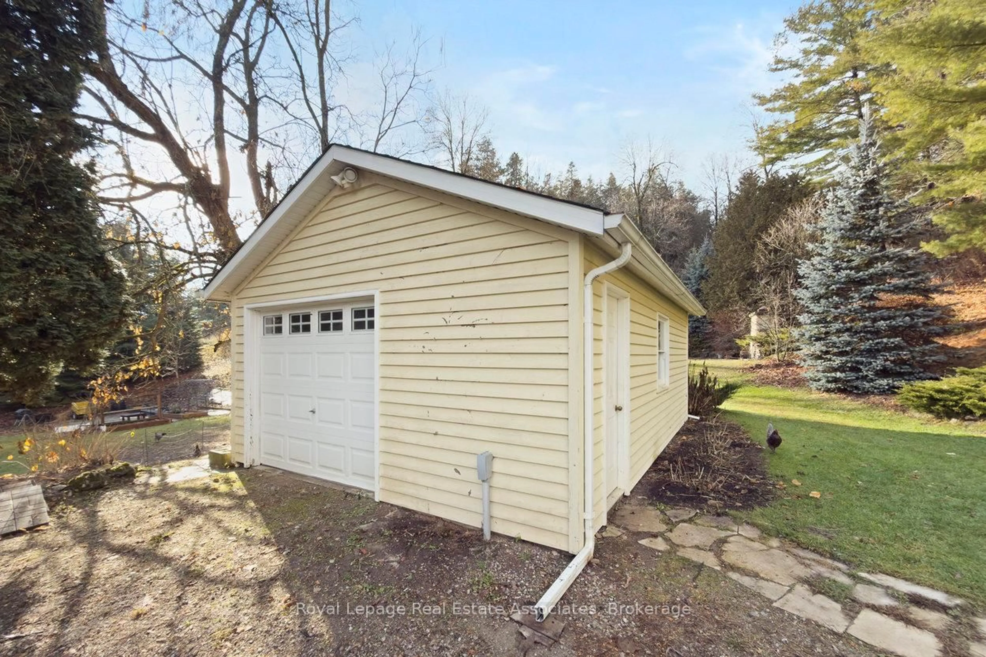 Shed for 994290 Mono Adjala Townline, Mono Ontario L9W 6H5