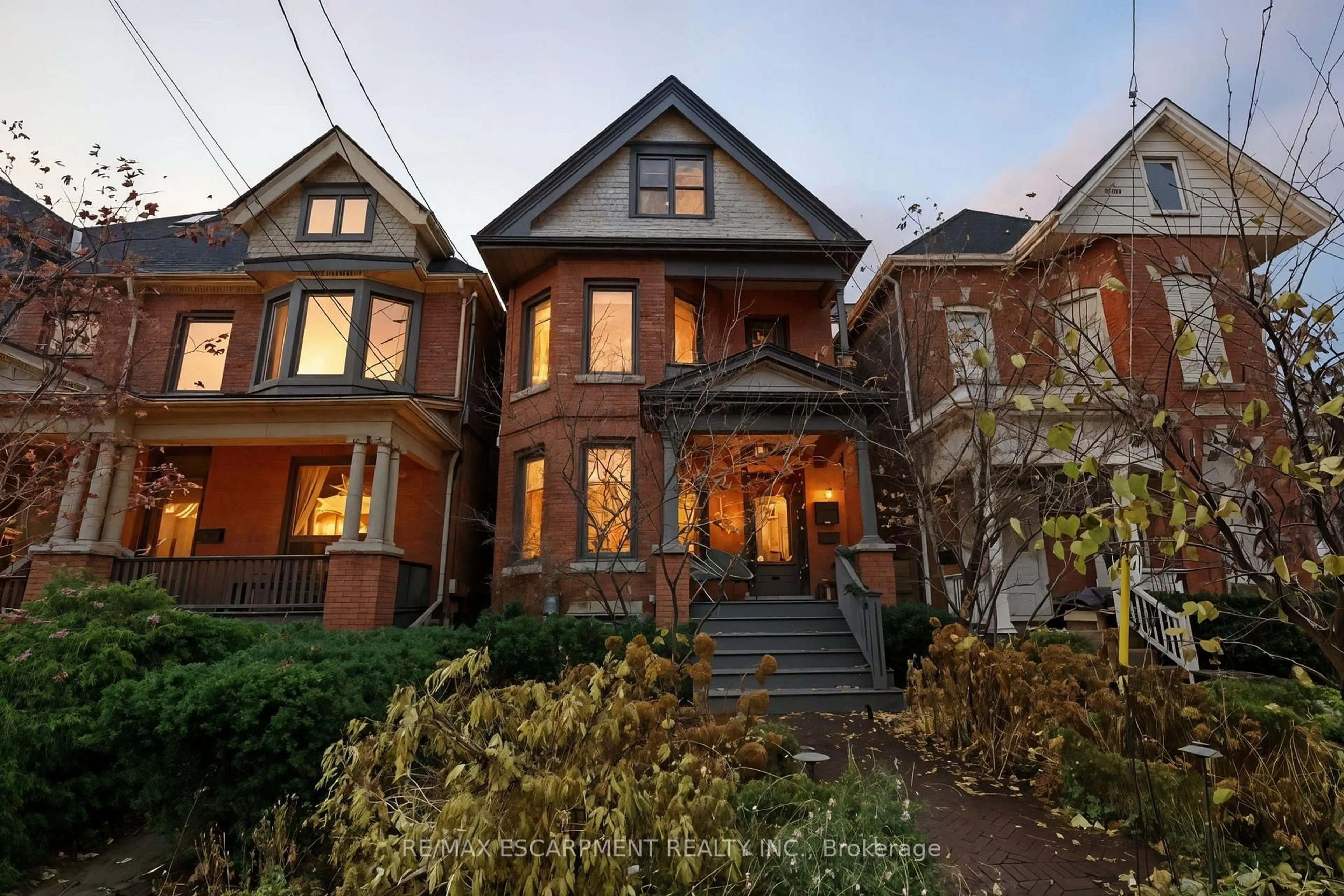 Home with brick exterior material, street for 141 Markland St, Hamilton Ontario L8P 2K3