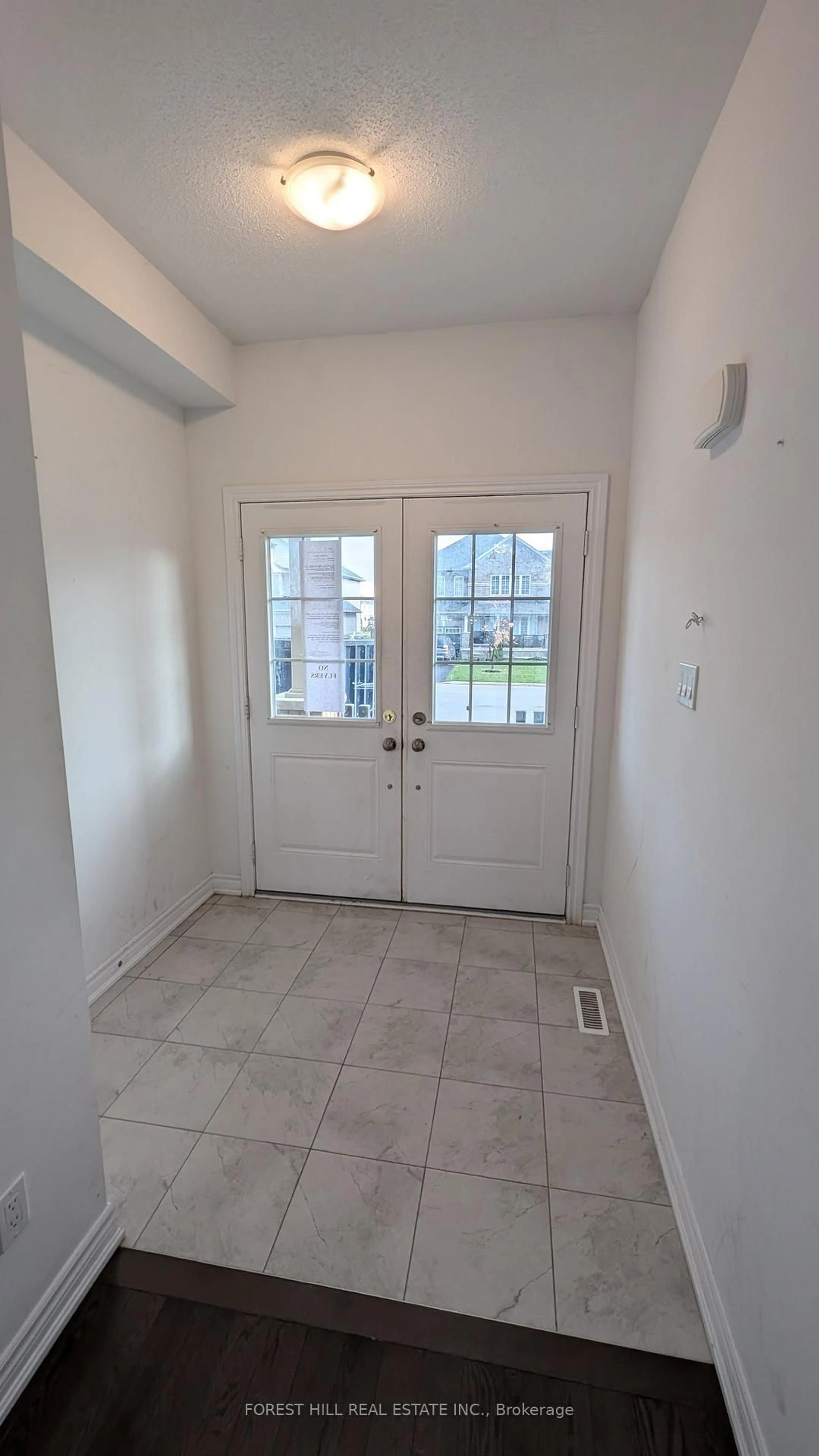 Indoor entryway for 127 Elm St, Southgate Ontario N0C 1B0