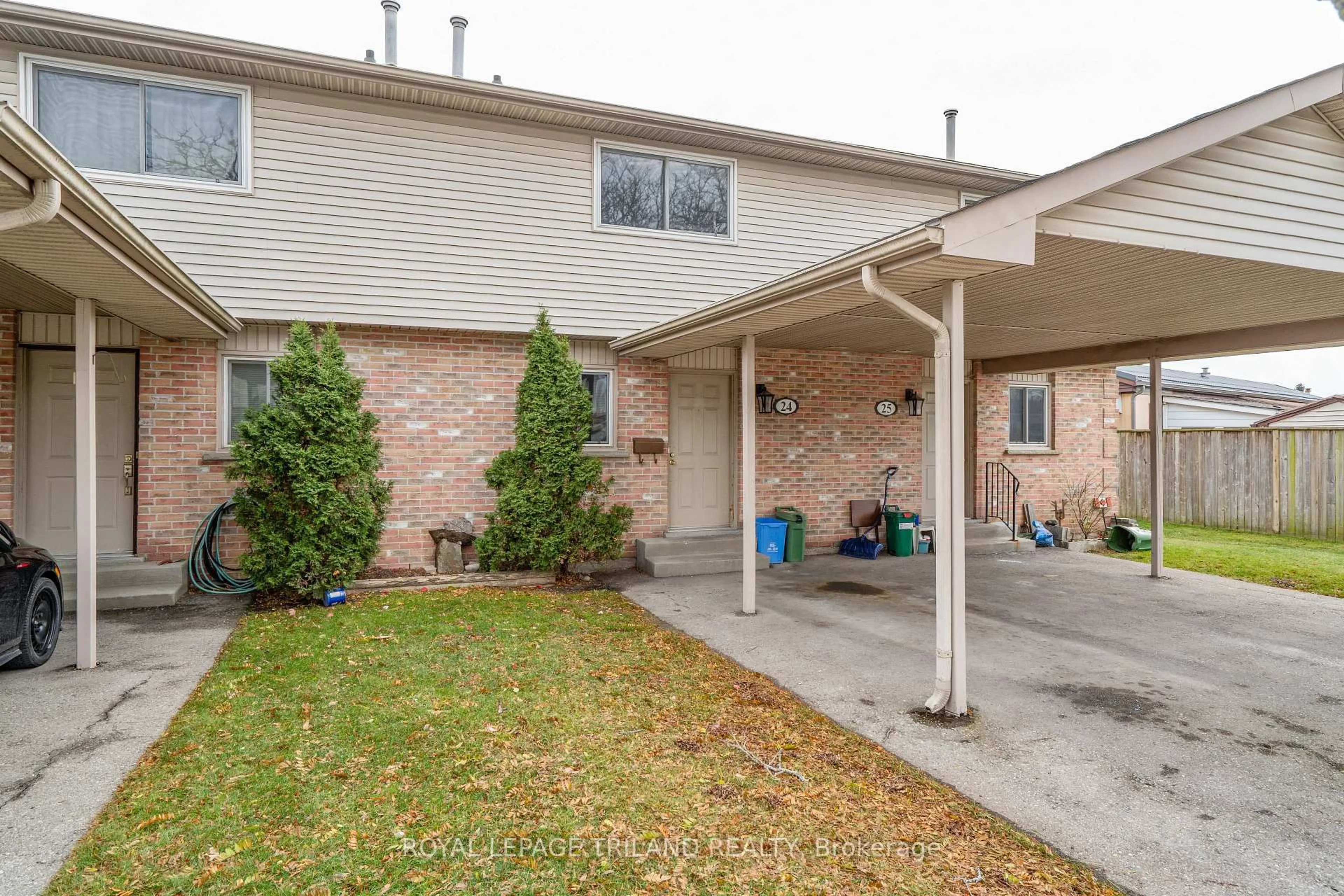 Patio, unknown for 151 Bonaventure Dr #24, London East Ontario N5V 4M1