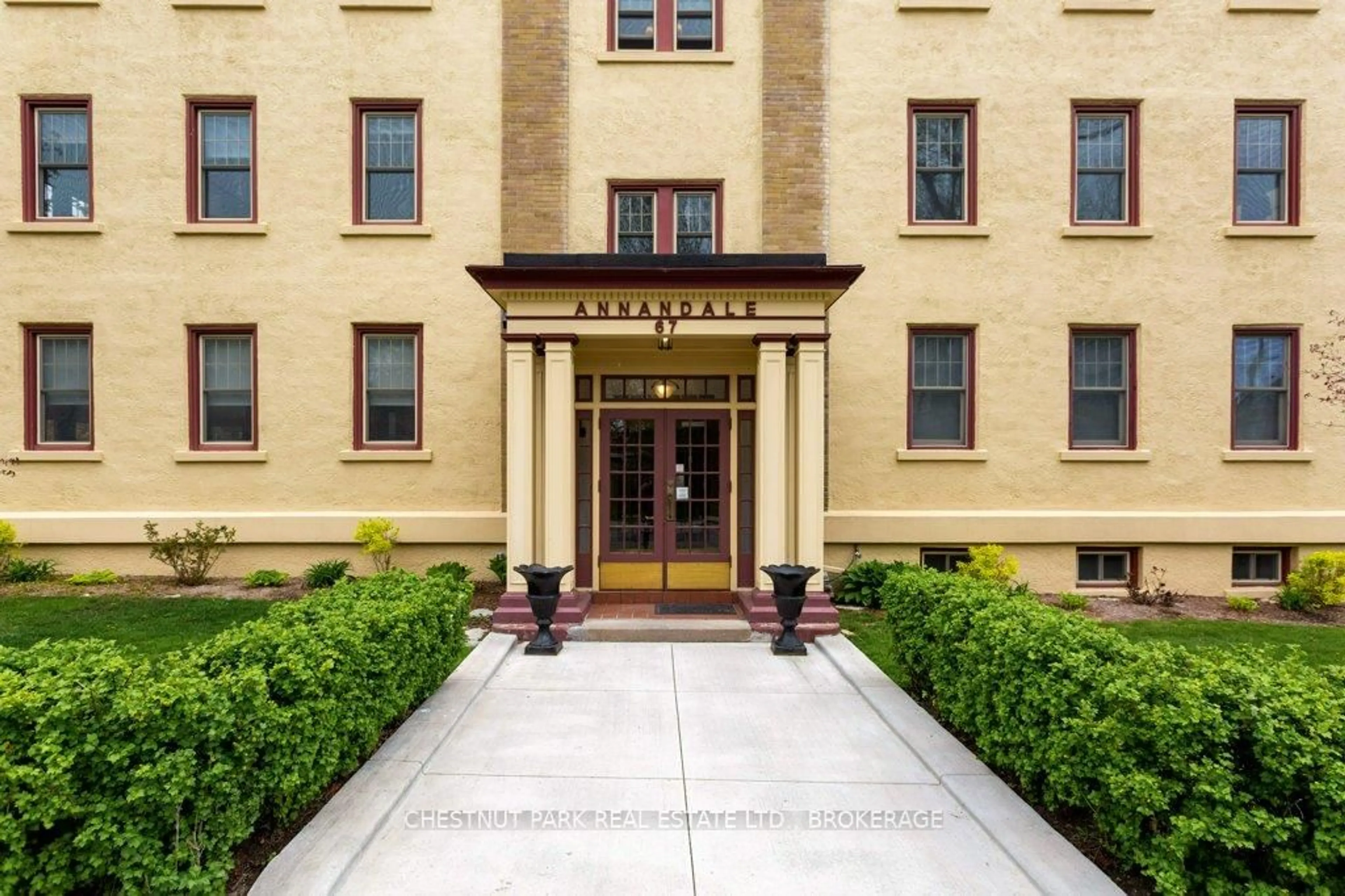 Indoor foyer for 67 Sydenham St #305, Kingston Ontario K7L 3H2