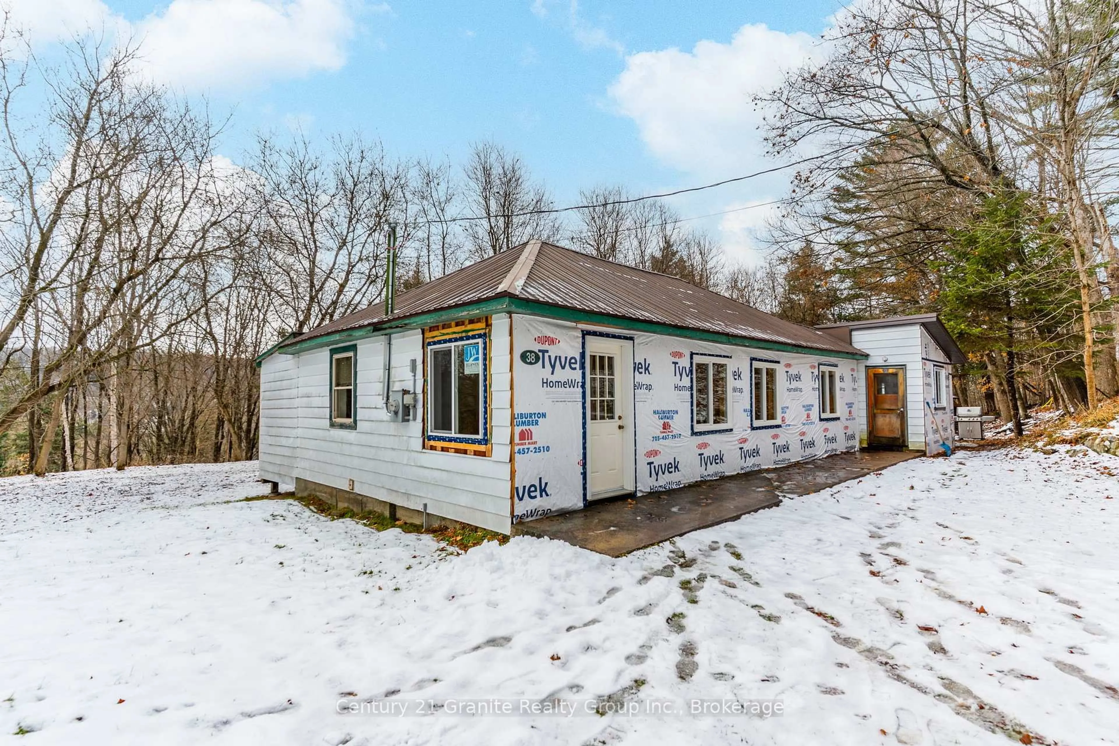 Shed for 38 Lakeview St, Dysart et al Ontario K0M 1S0