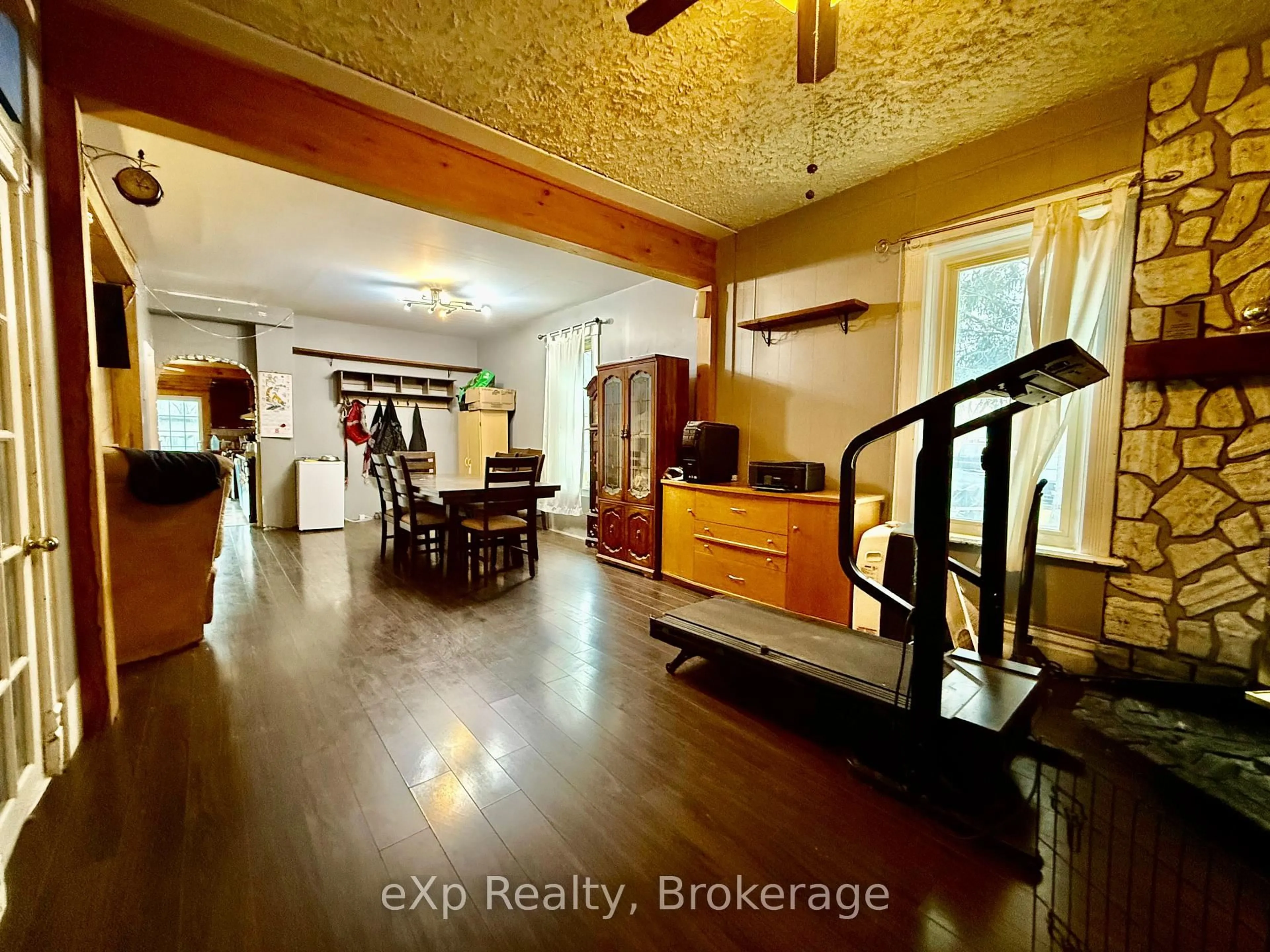 Unknown for 388 11TH St, Hanover Ontario N4N 1S5