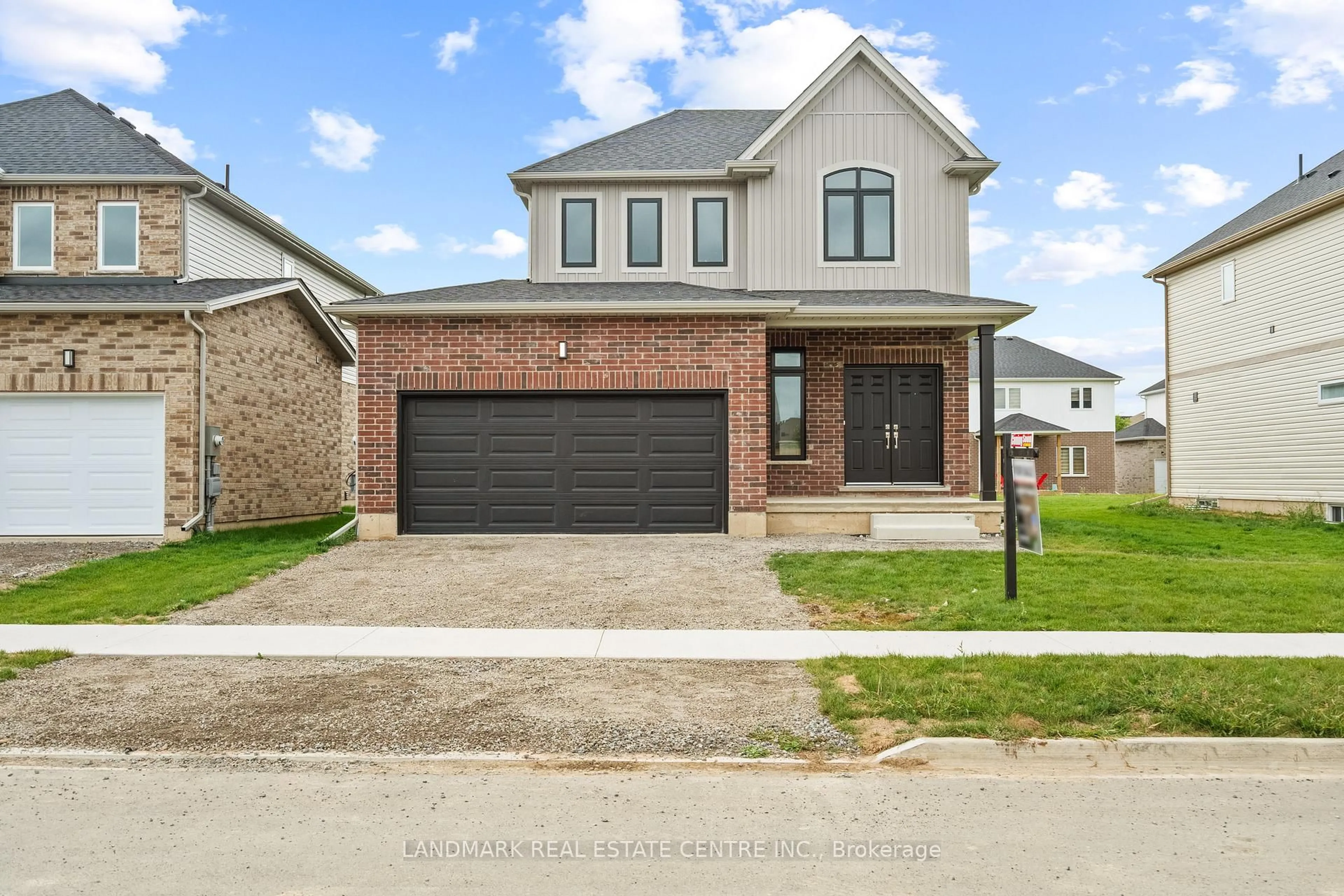 Home with brick exterior material, street for 11 Bounty Ave, Thorold Ontario L2V 0H4