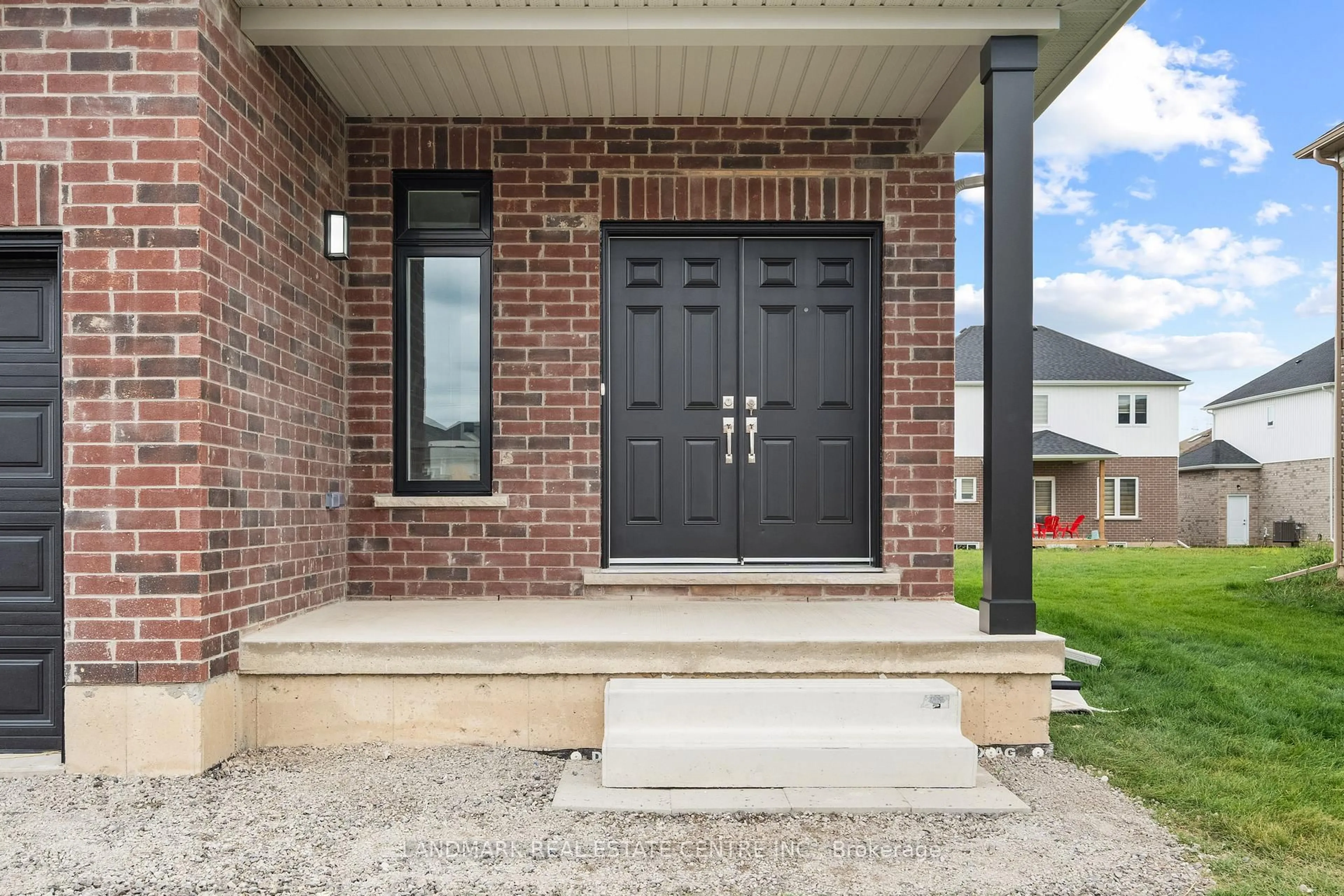 Home with brick exterior material, street for 11 Bounty Ave, Thorold Ontario L2V 0H4
