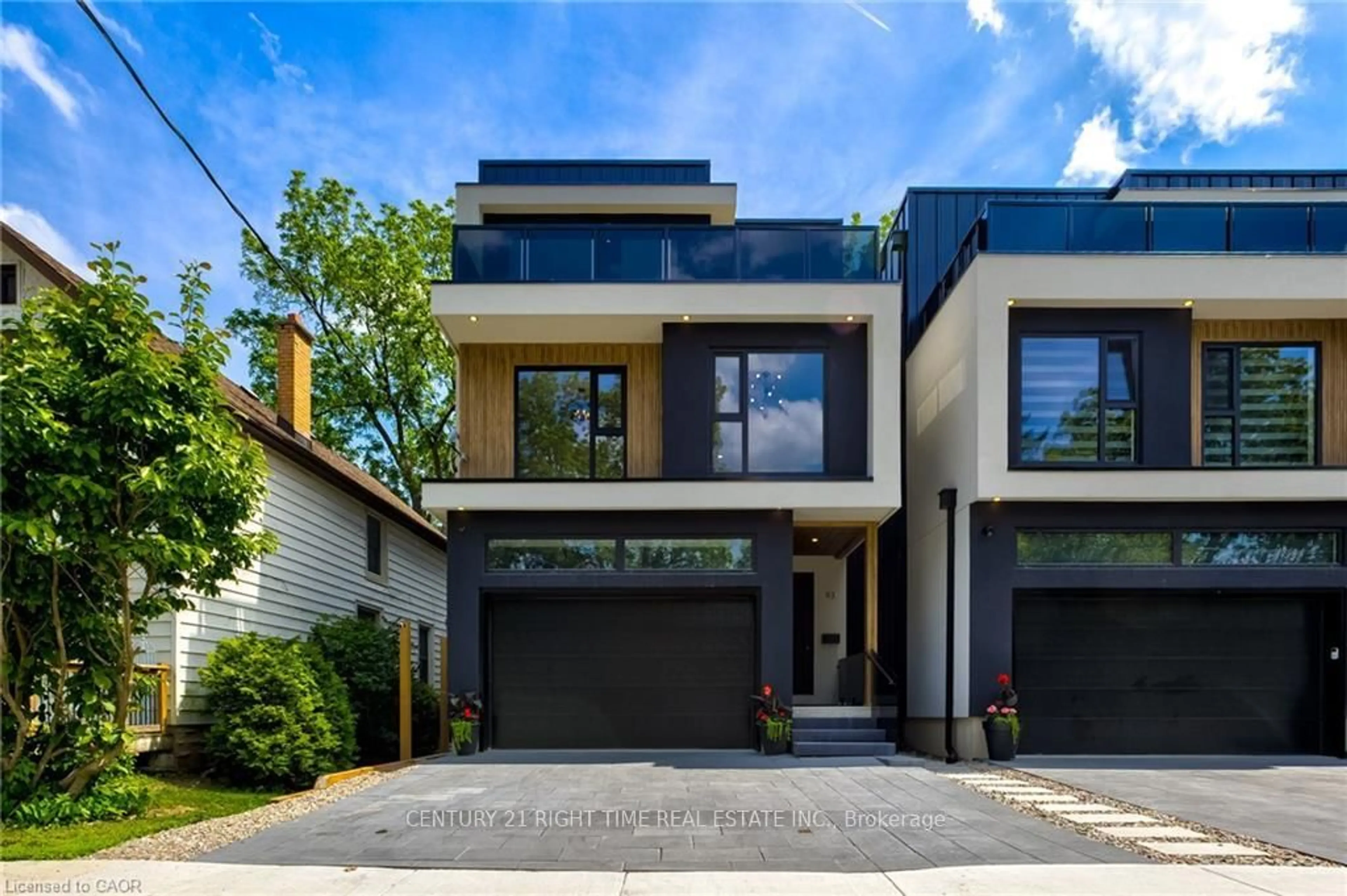 Home with brick exterior material, street for 93 Oak St, Cambridge Ontario N1R 4L3