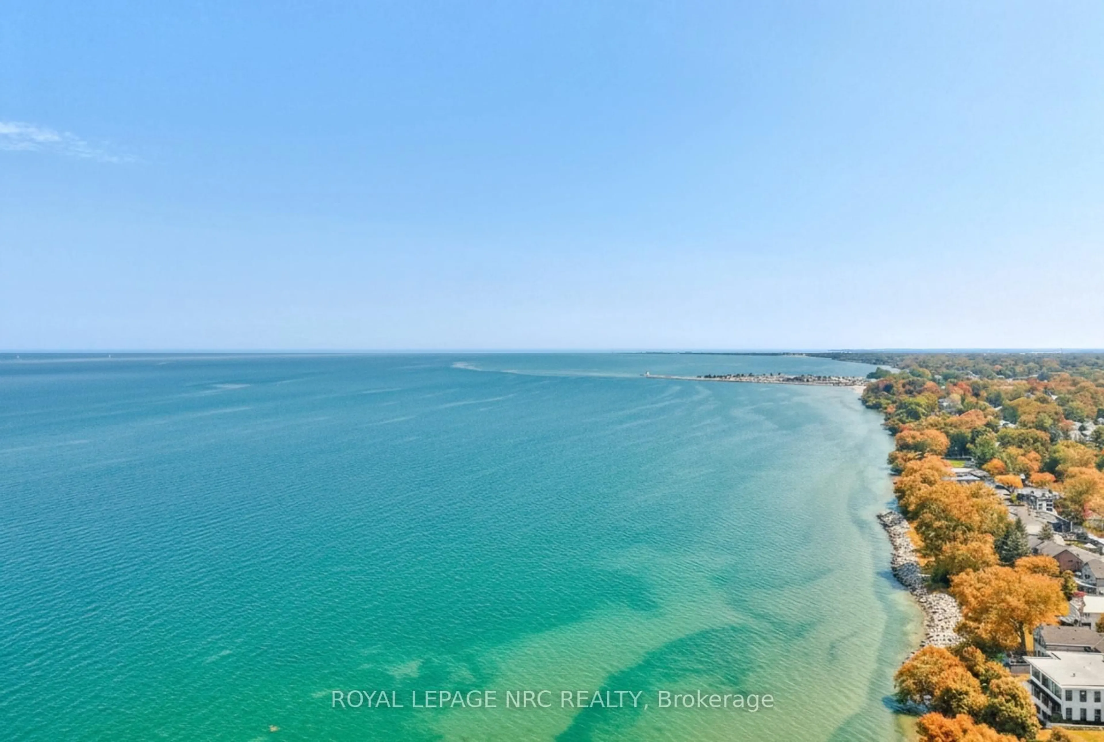 A pic from outside/outdoor area/front of a property/back of a property/a pic from drone, water/lake/river/ocean view for 10 Pawling St, St. Catharines Ontario L2N 5M2