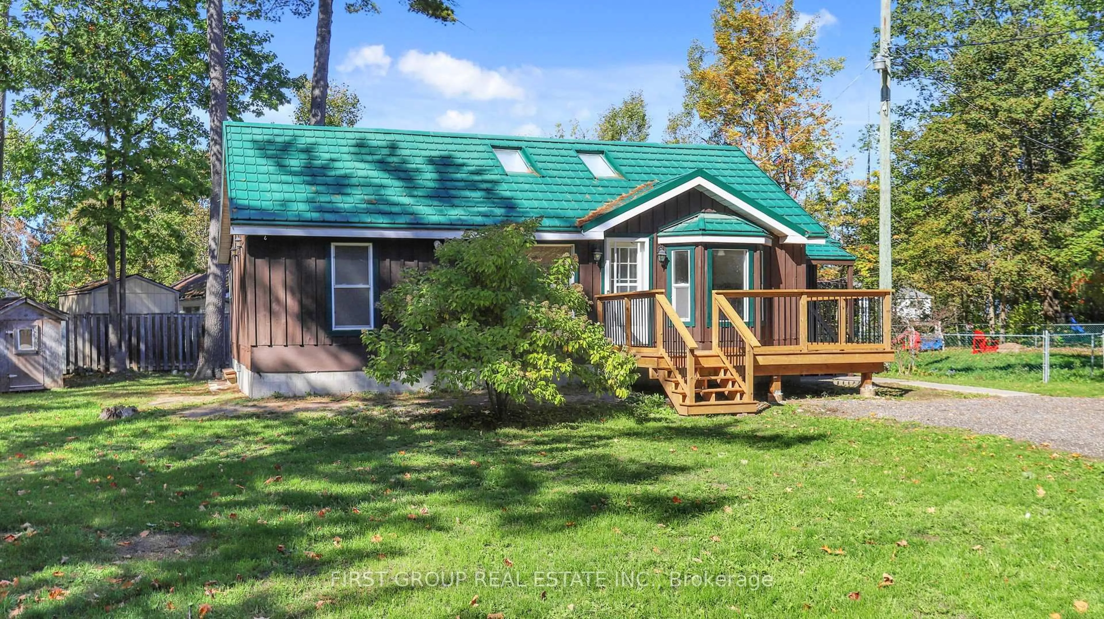 Home with vinyl exterior material, unknown for 29 Edgewood Dr, Kawartha Lakes Ontario K0M 1N0