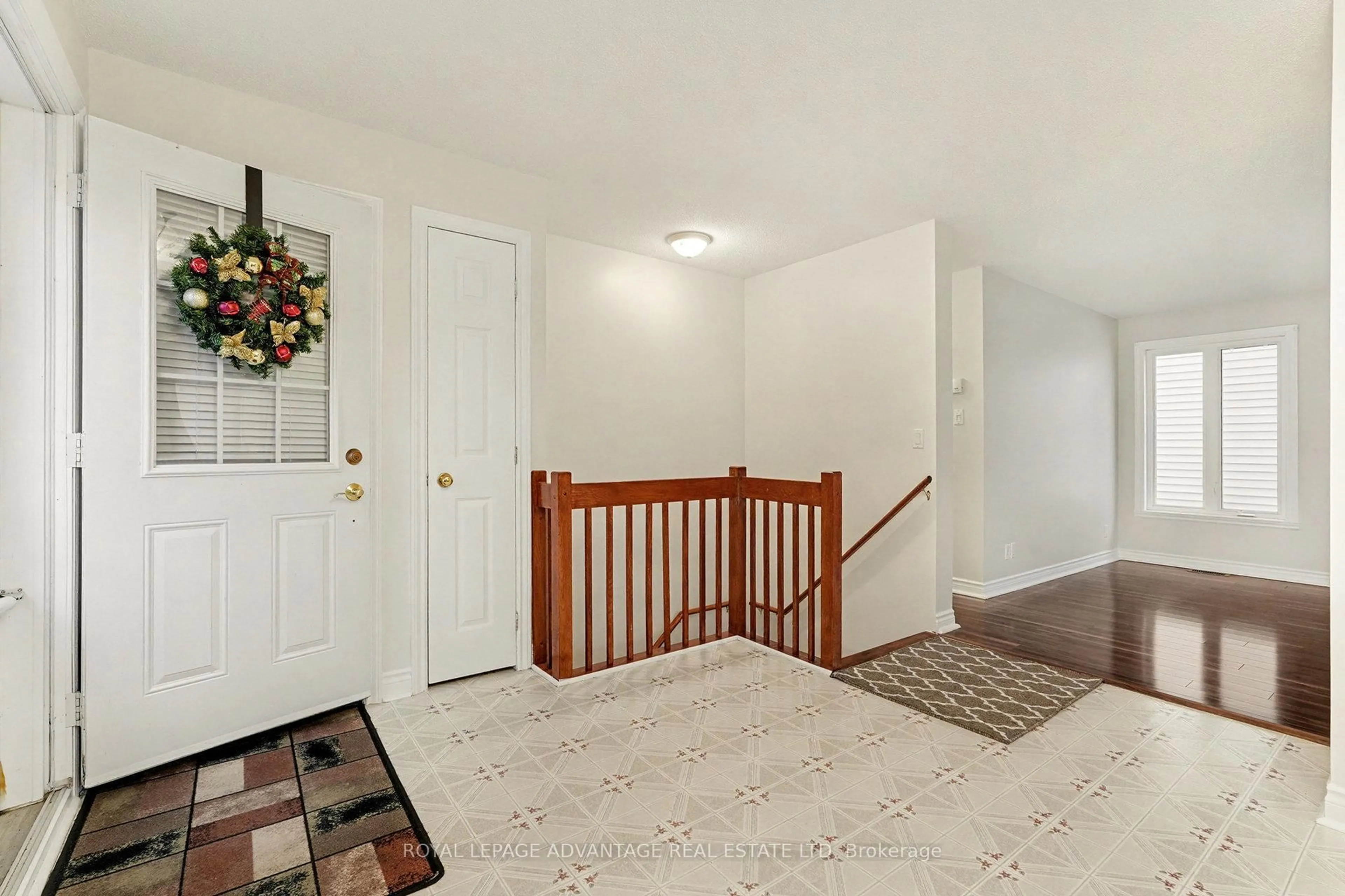 Indoor entryway for 11 Queen St, Perth Ontario K7H 2W4