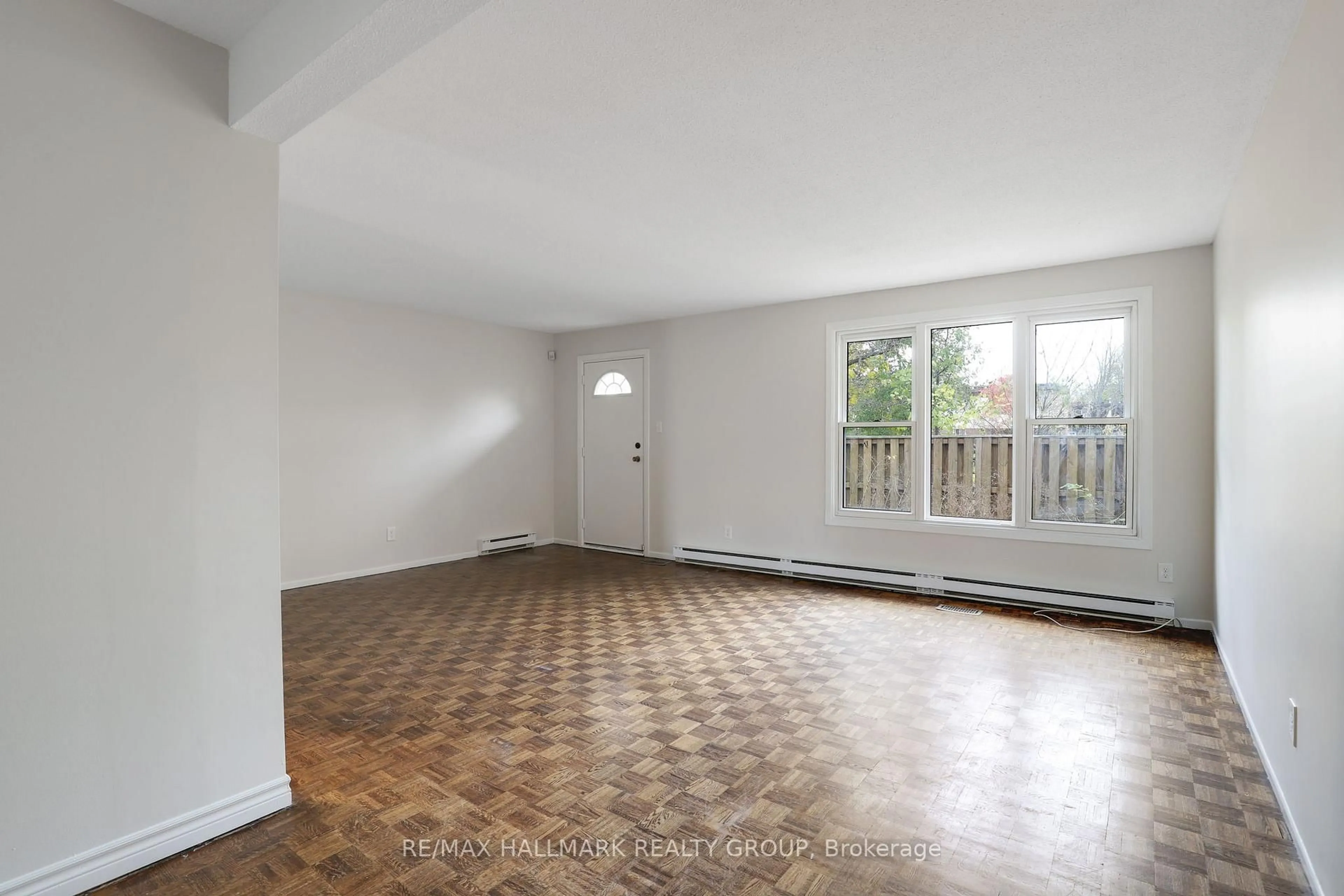 A pic of a room for 920 Dynes Rd #44, Ottawa Ontario K2C 0G8